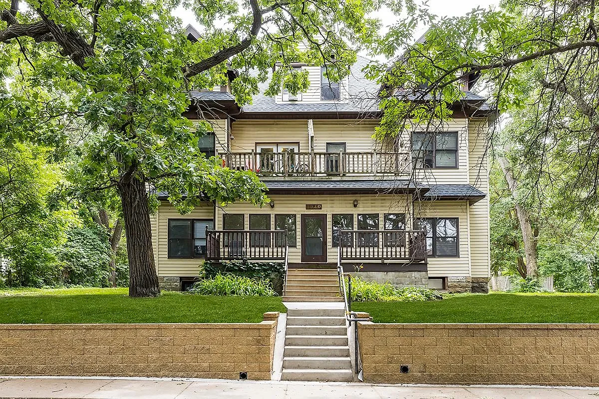Saint Paul, MN - 1910 Feronia Ave - 7 UNITS - $1,300,000