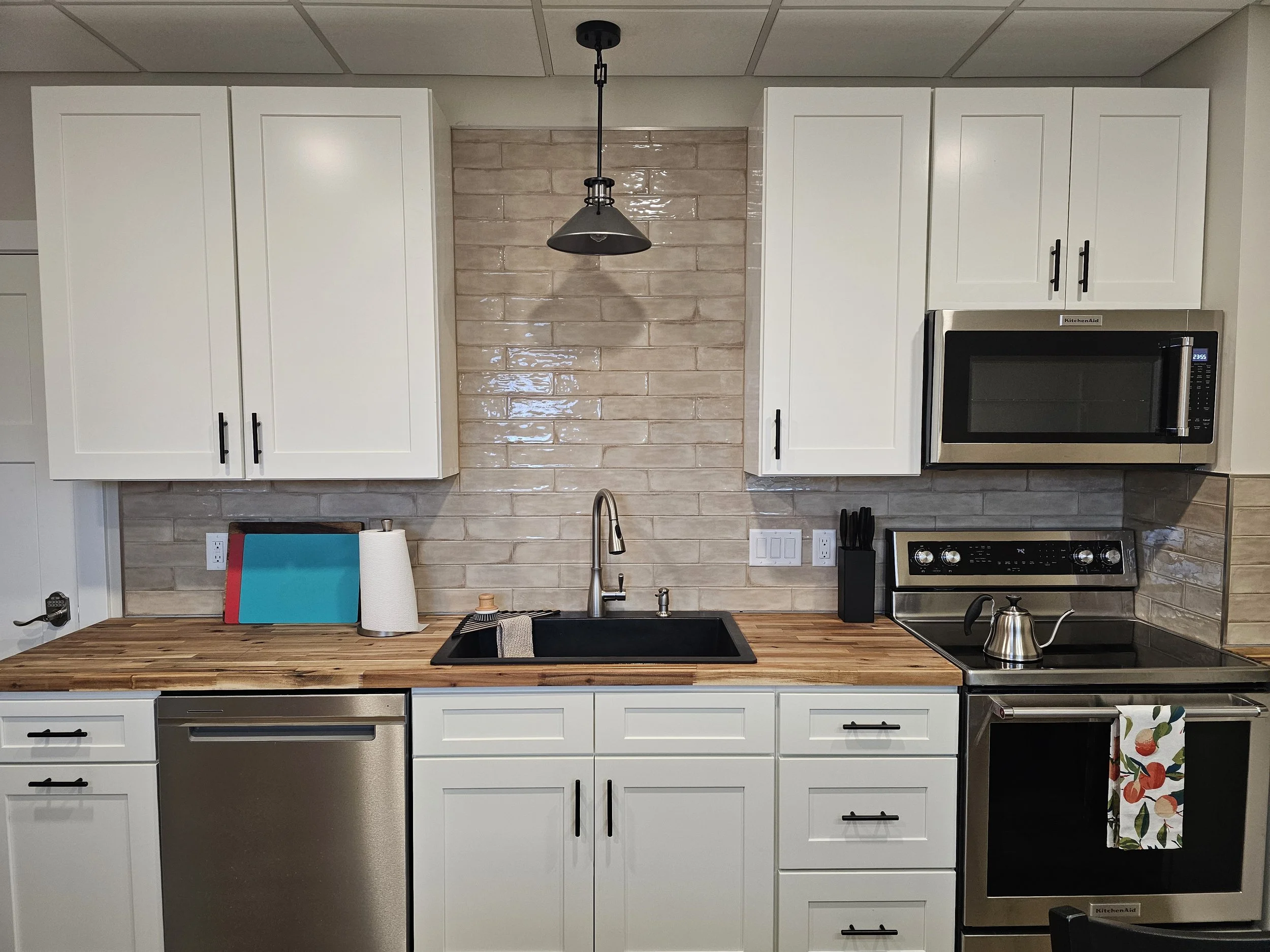 502A (lower unit) Kitchen.jpg