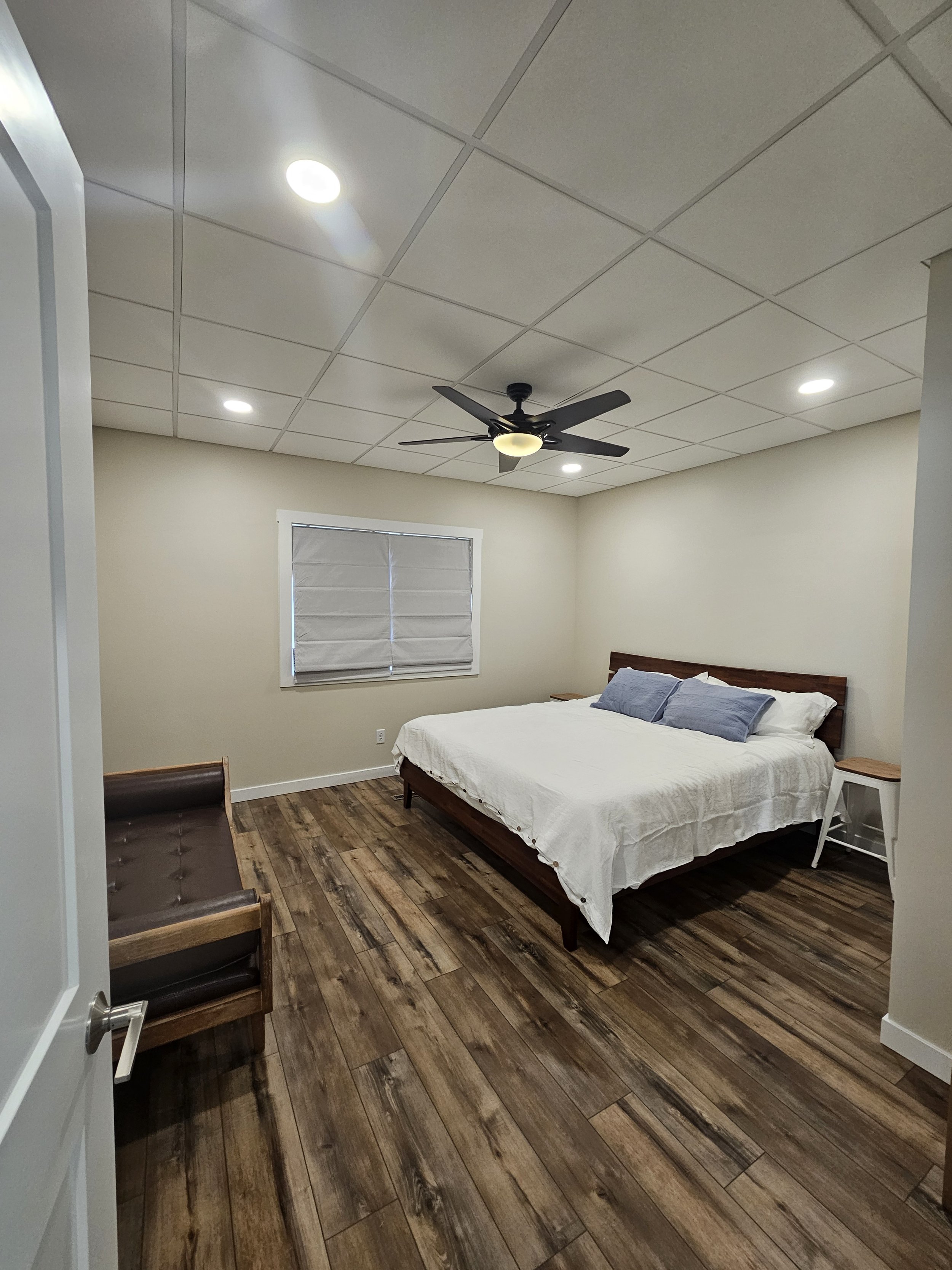 502A (lower unit) Bedroom 2.jpg