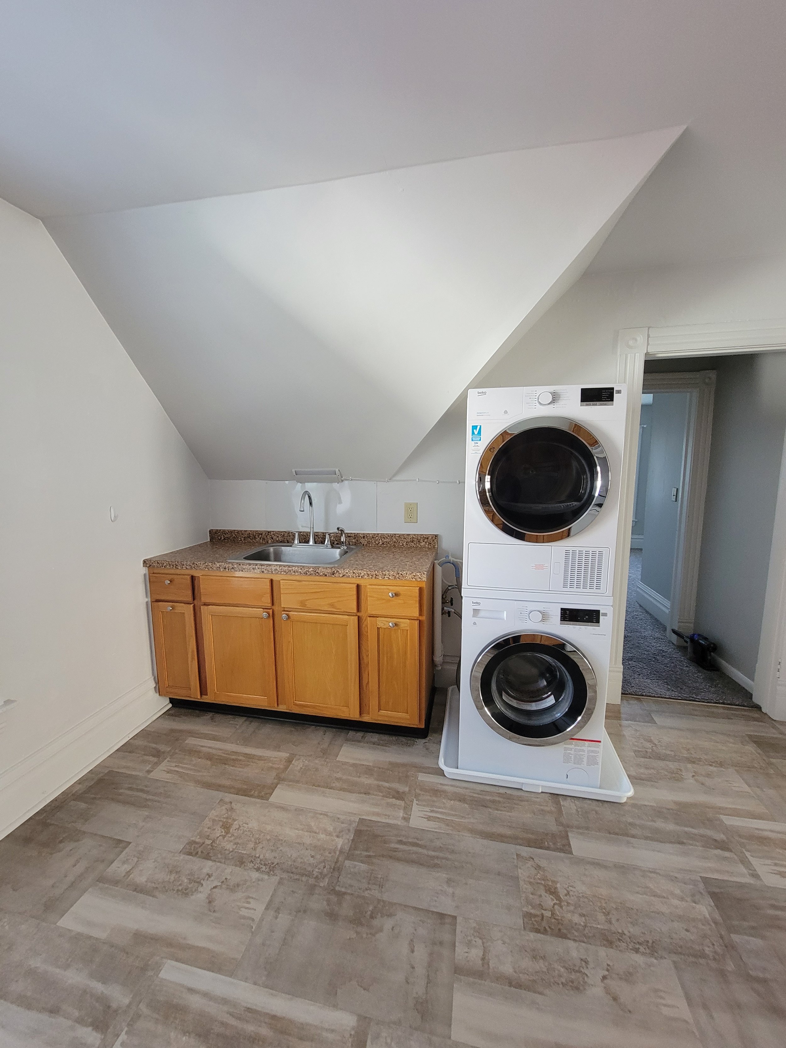 502B (upper unit) Kitchen, Laundry (2).jpg