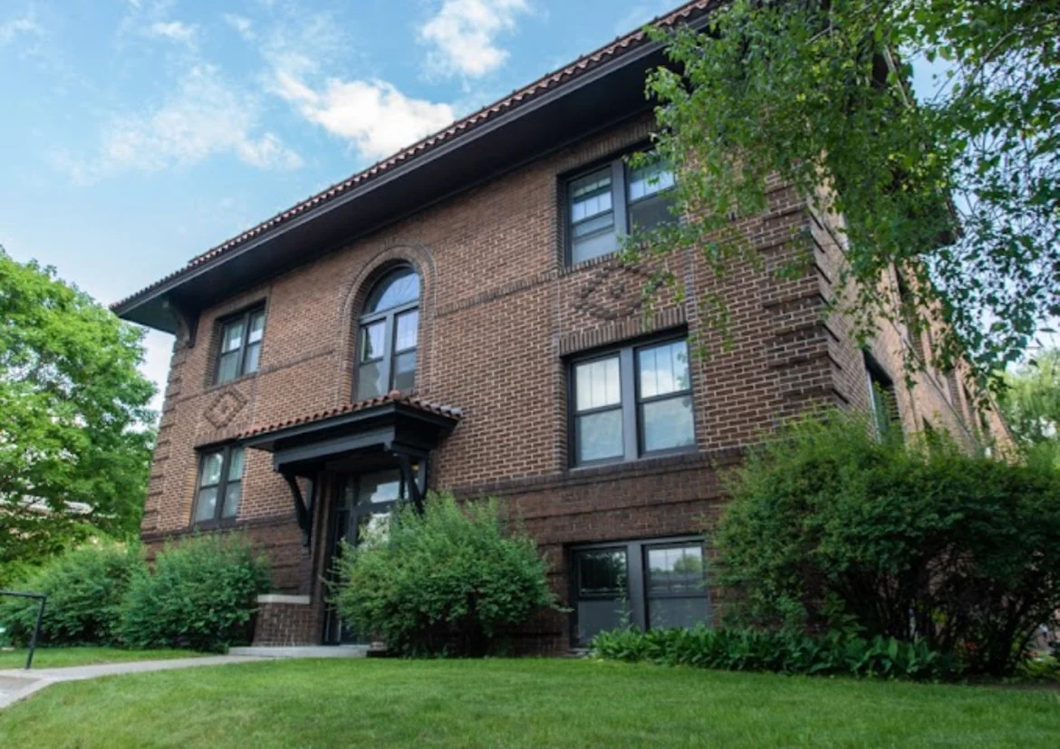 Saint Paul, MN - 1940 Grand Ave - 15 UNITS - SOLD - $1,650,000