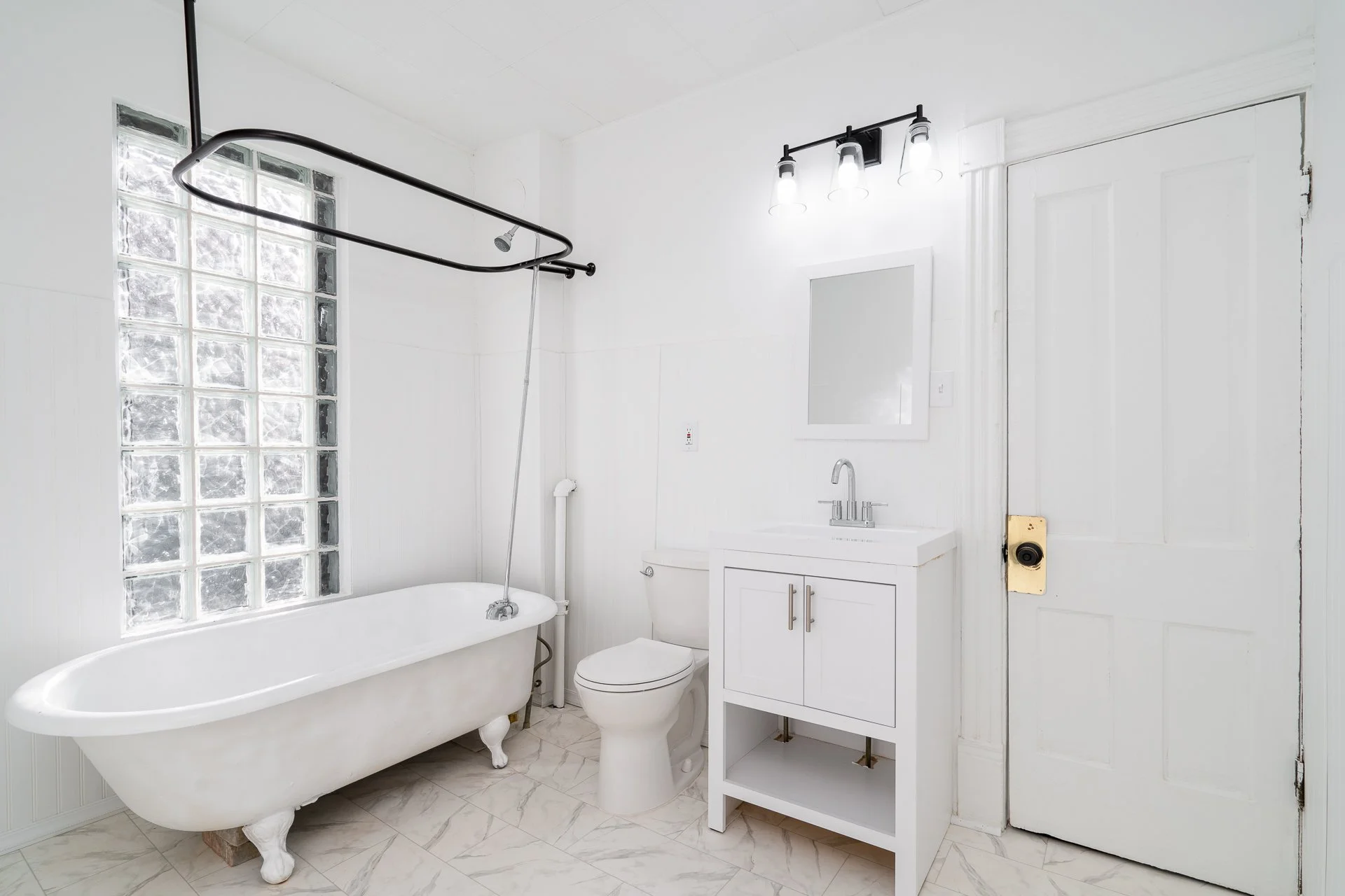 2209 Blake Ave MLS-19.jpg