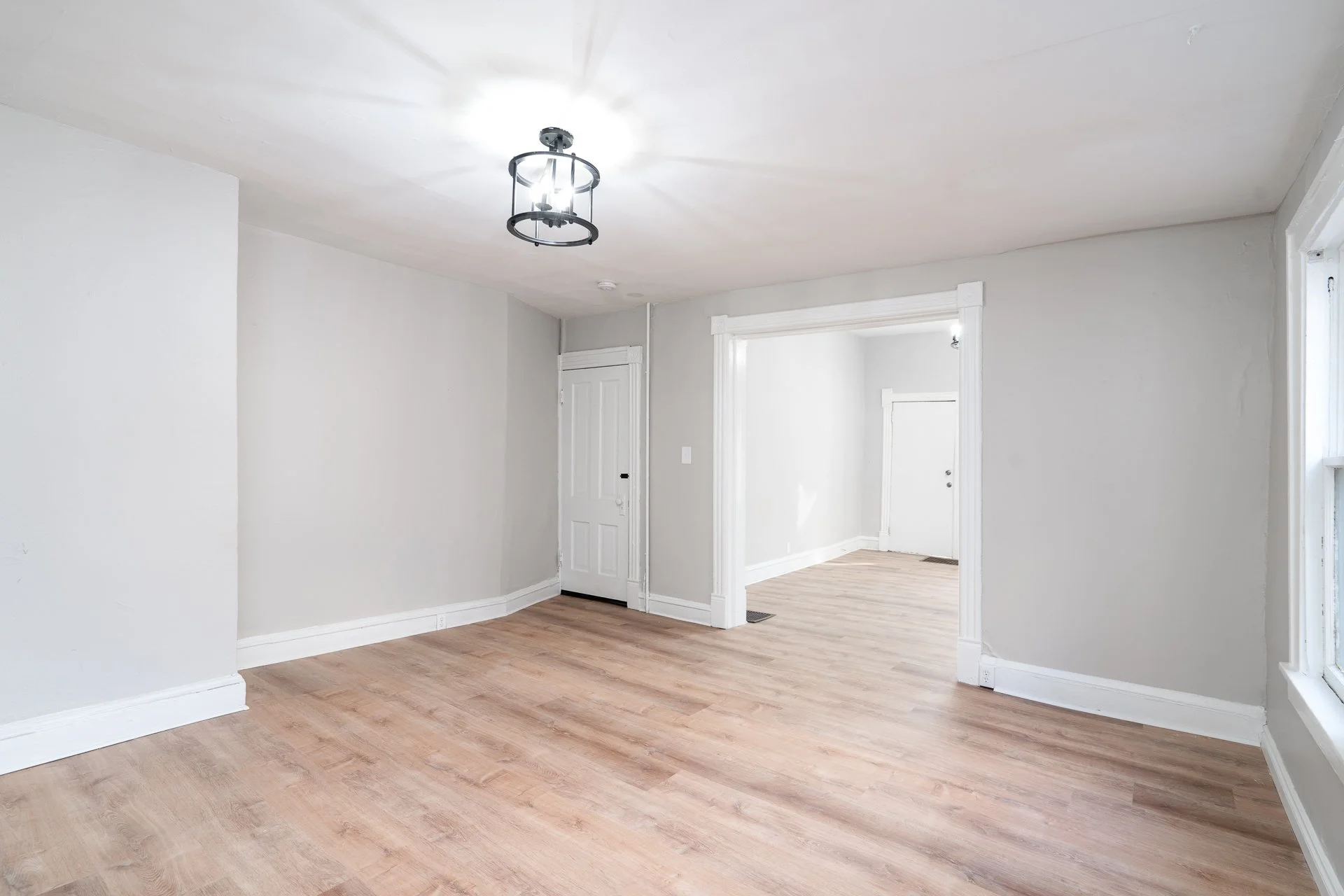 2209 Blake Ave MLS-11.jpg