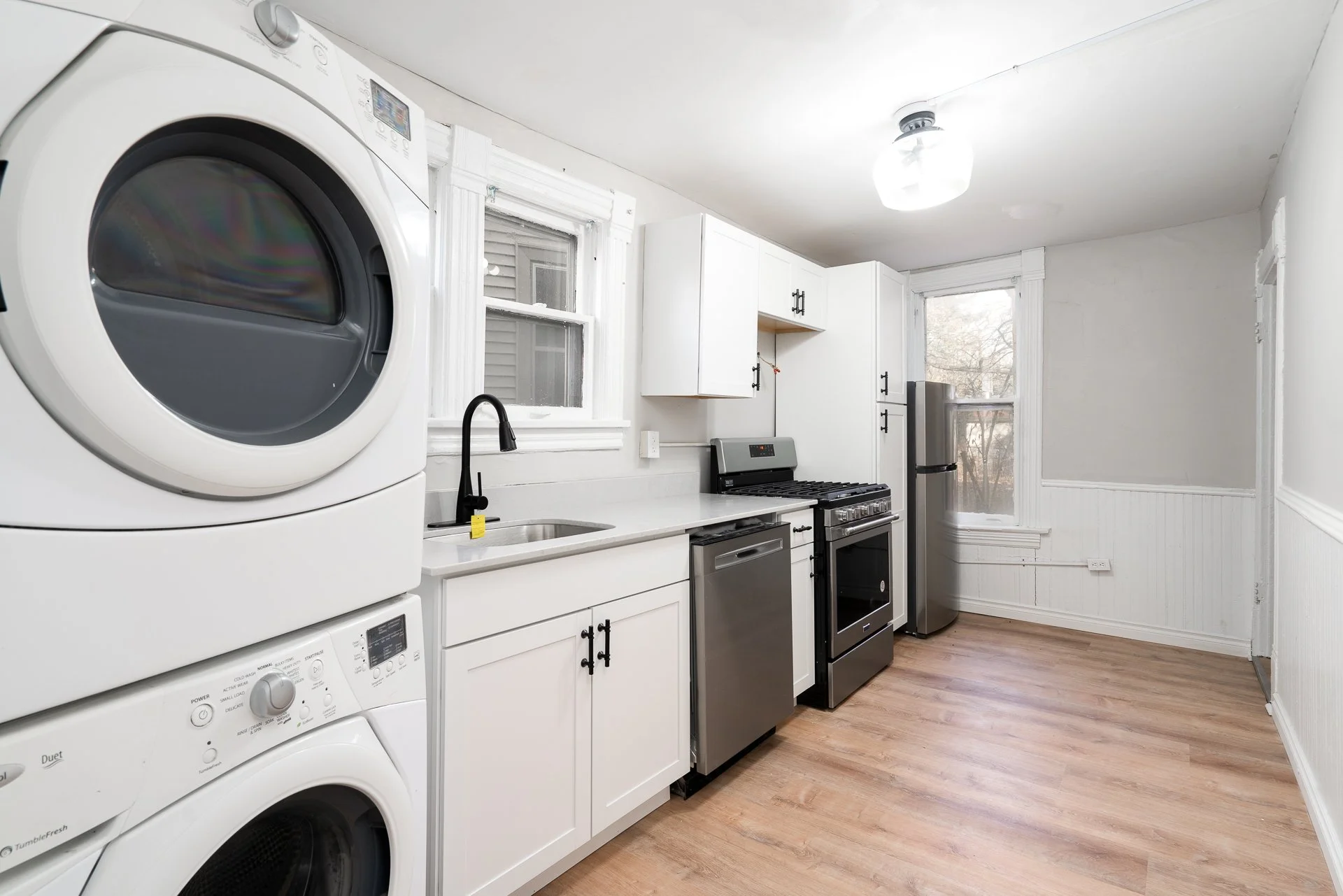 2209 Blake Ave MLS-12.jpg