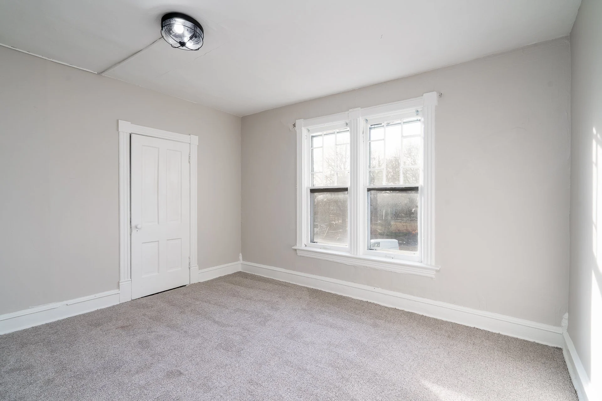 2209 Blake Ave MLS-17.jpg