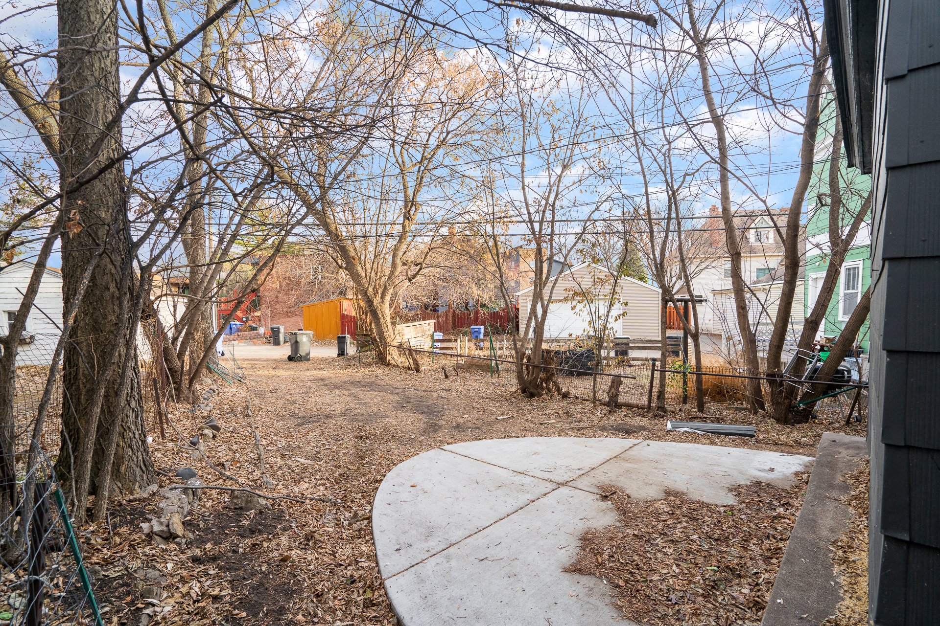 2209 Blake Ave MLS-4.jpg