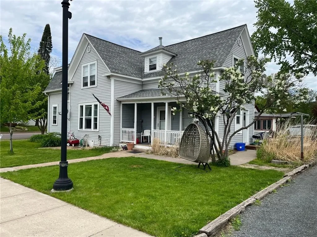 Osceola, WI - 502 Cascade St N - 2 UNITS - SOLD - $395,000