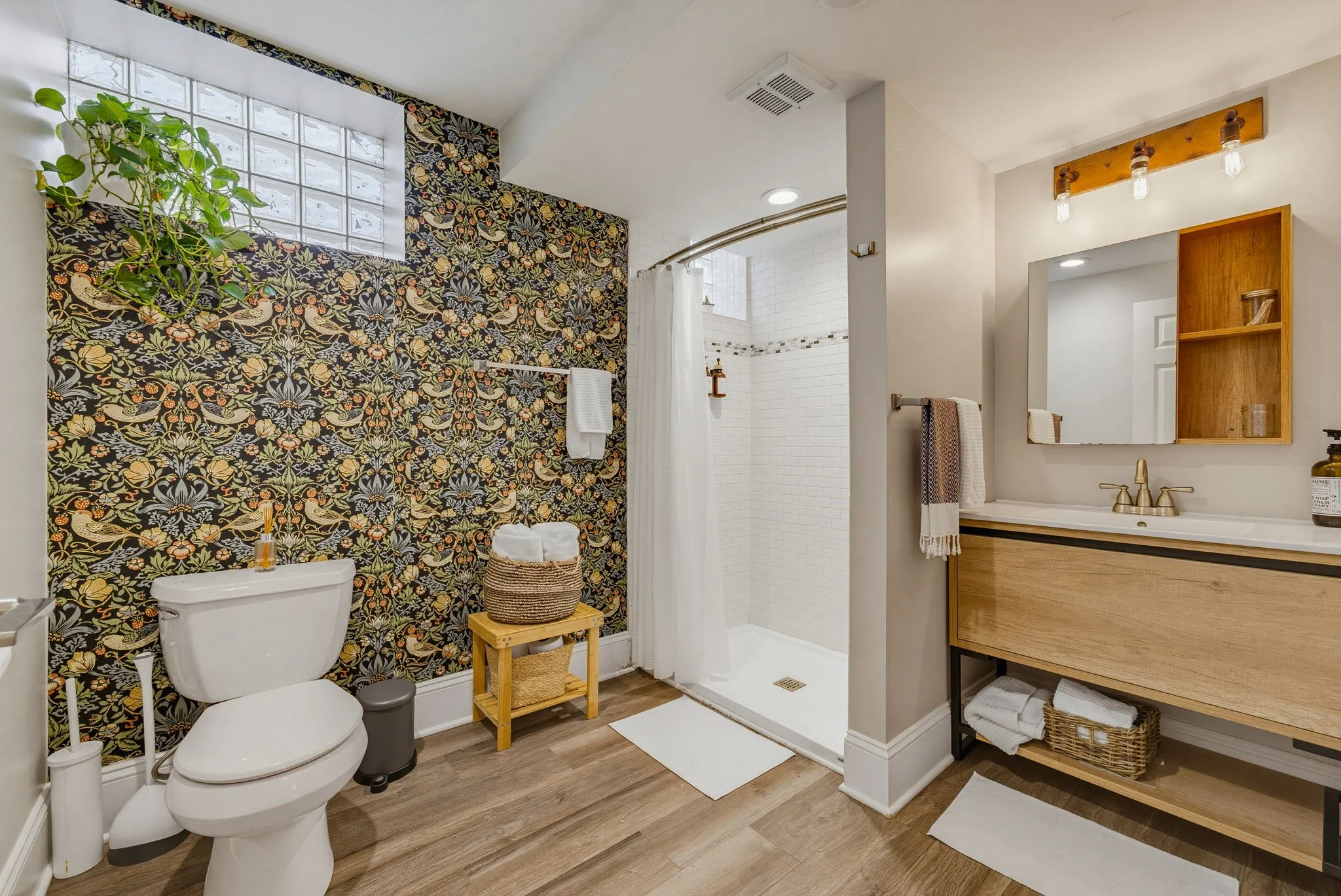 7-web-or-mls-2436-s-wentworth-ave.jpg