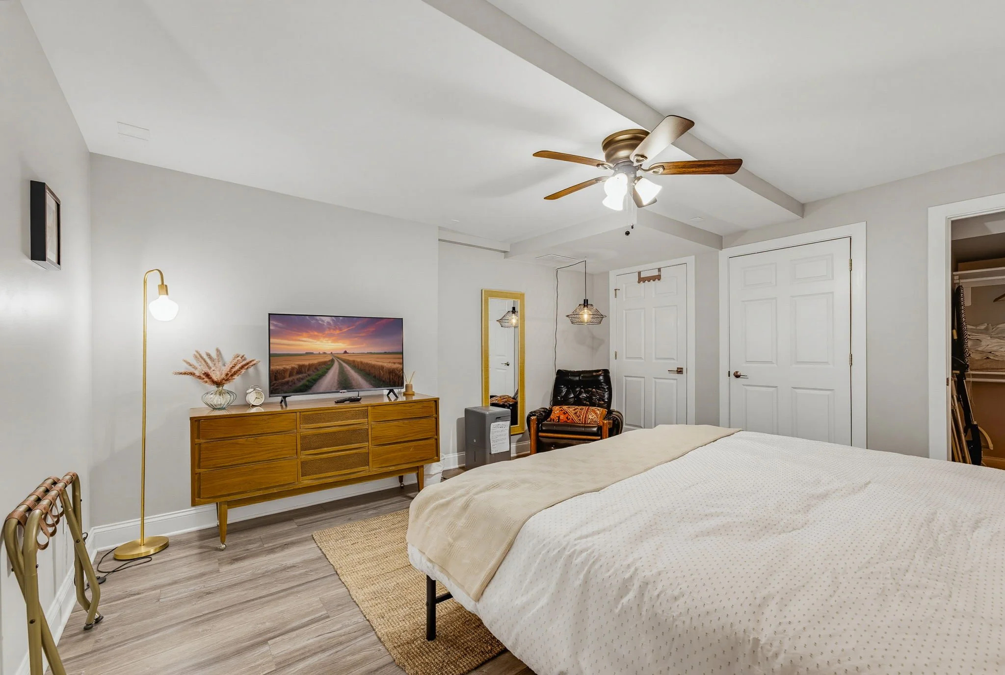 14-web-or-mls-2436-s-wentworth-ave.jpg