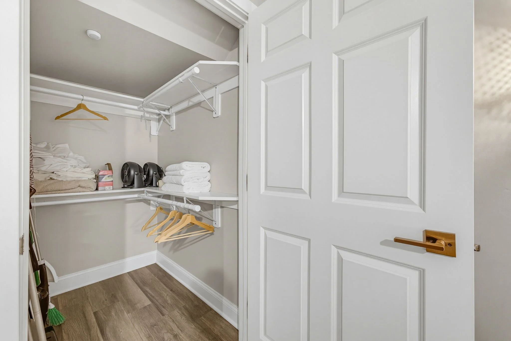 16-web-or-mls-2436-s-wentworth-ave.jpg