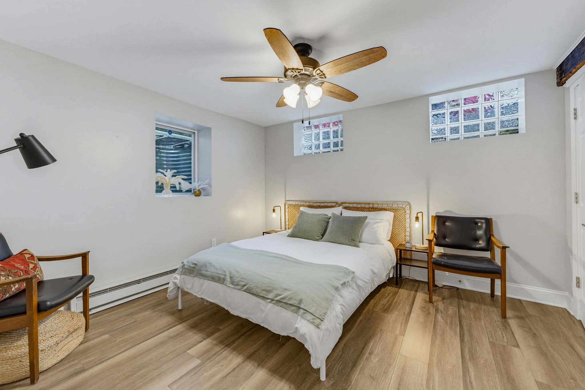 17-web-or-mls-2436-s-wentworth-ave.jpg