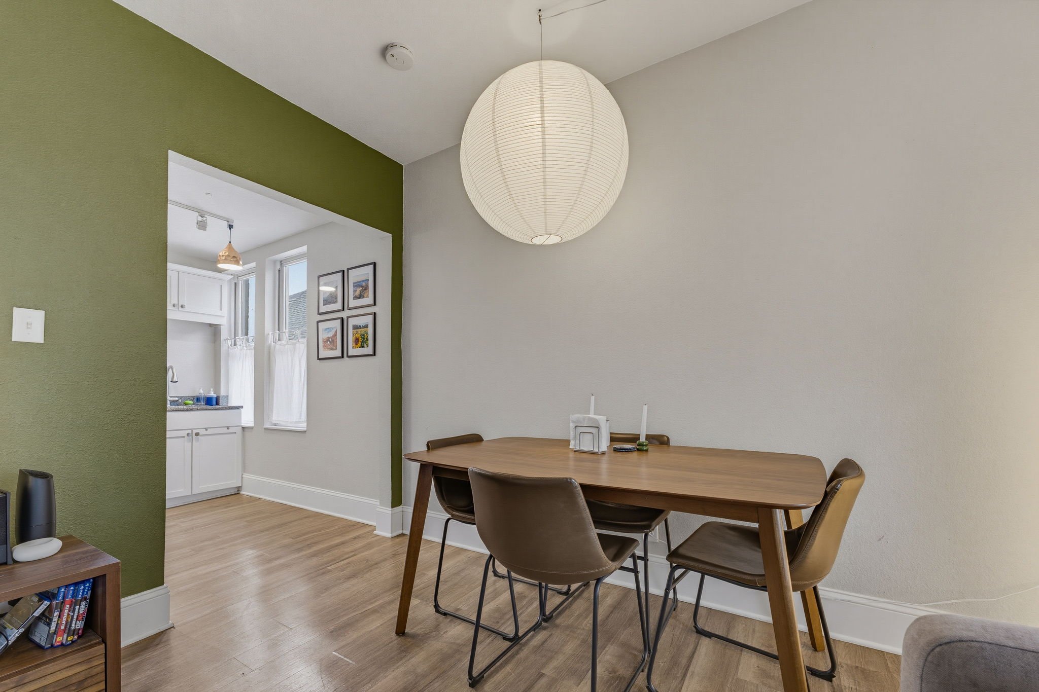 23-web-or-mls-2436-s-wentworth-ave.jpg