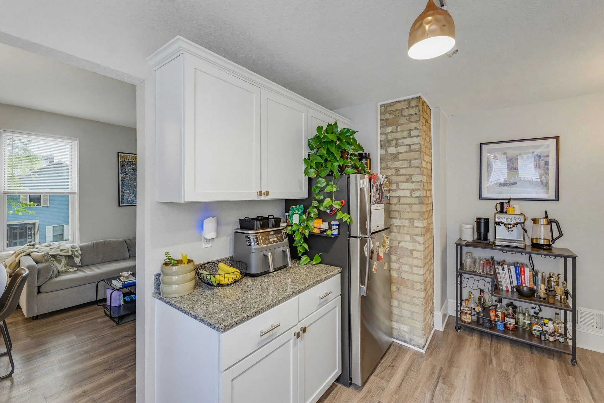 21-web-or-mls-2436-s-wentworth-ave.jpg