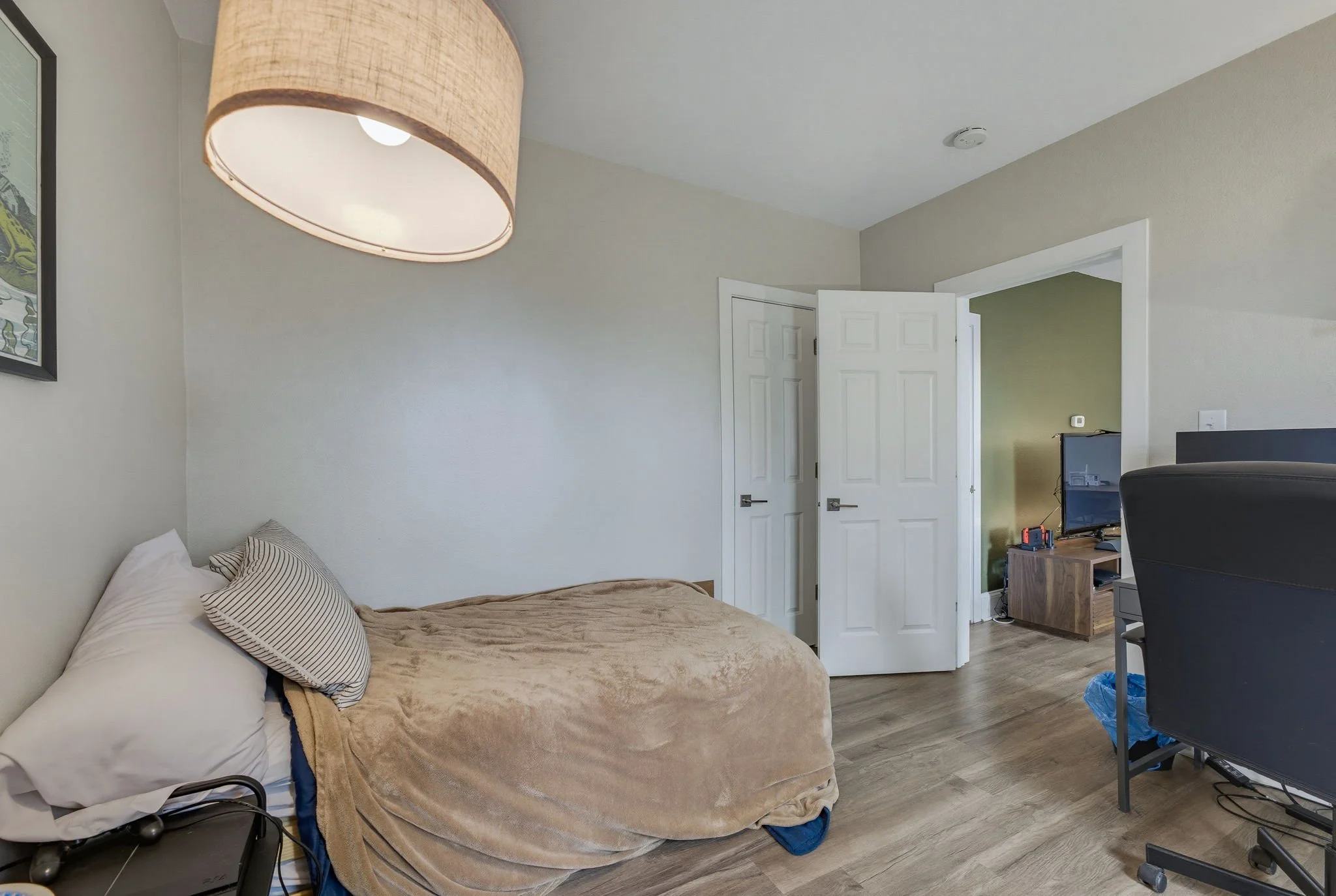 32-web-or-mls-2436-s-wentworth-ave.jpg