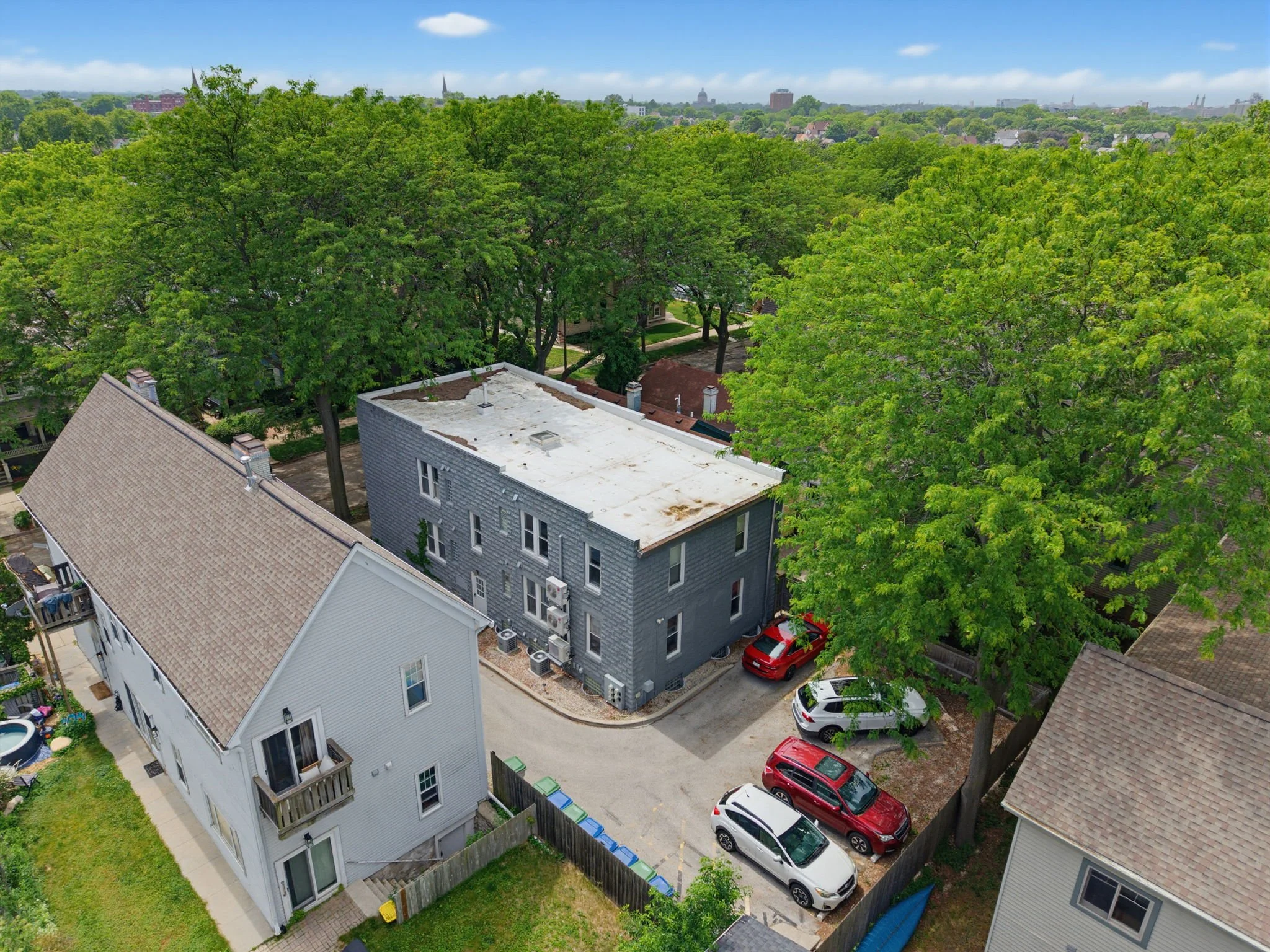 40-web-or-mls-2436-s-wentworth-ave.jpg