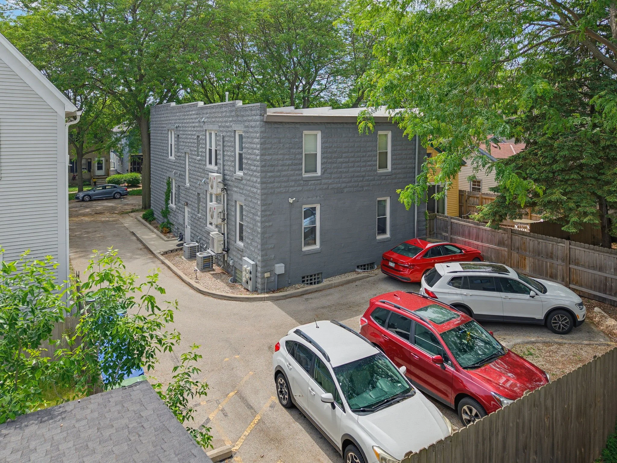 41-web-or-mls-2436-s-wentworth-ave.jpg