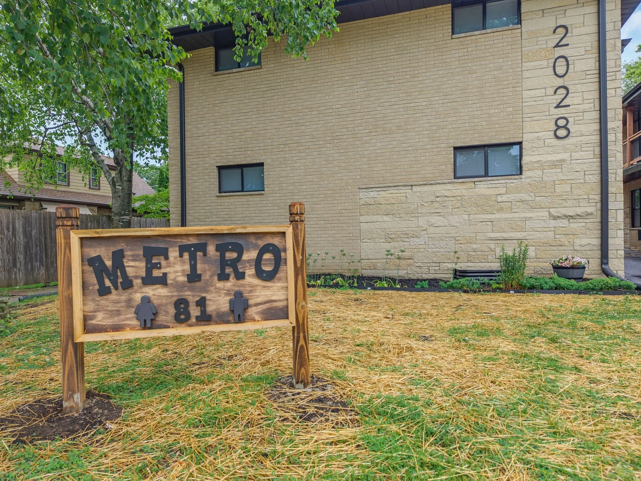 1-web-or-mls-2028-s-81st-st.jpg