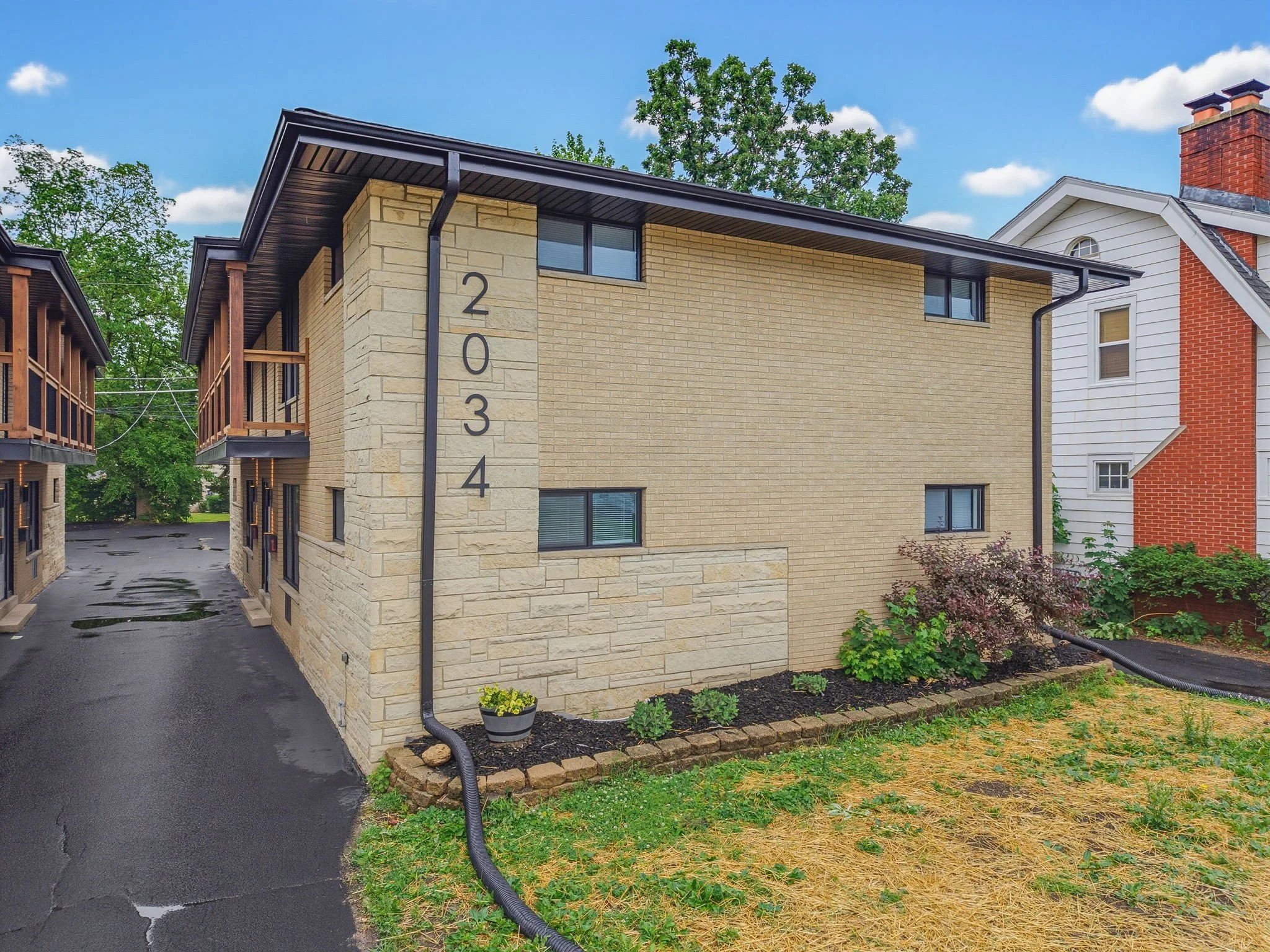 3-web-or-mls-2028-s-81st-st.jpg