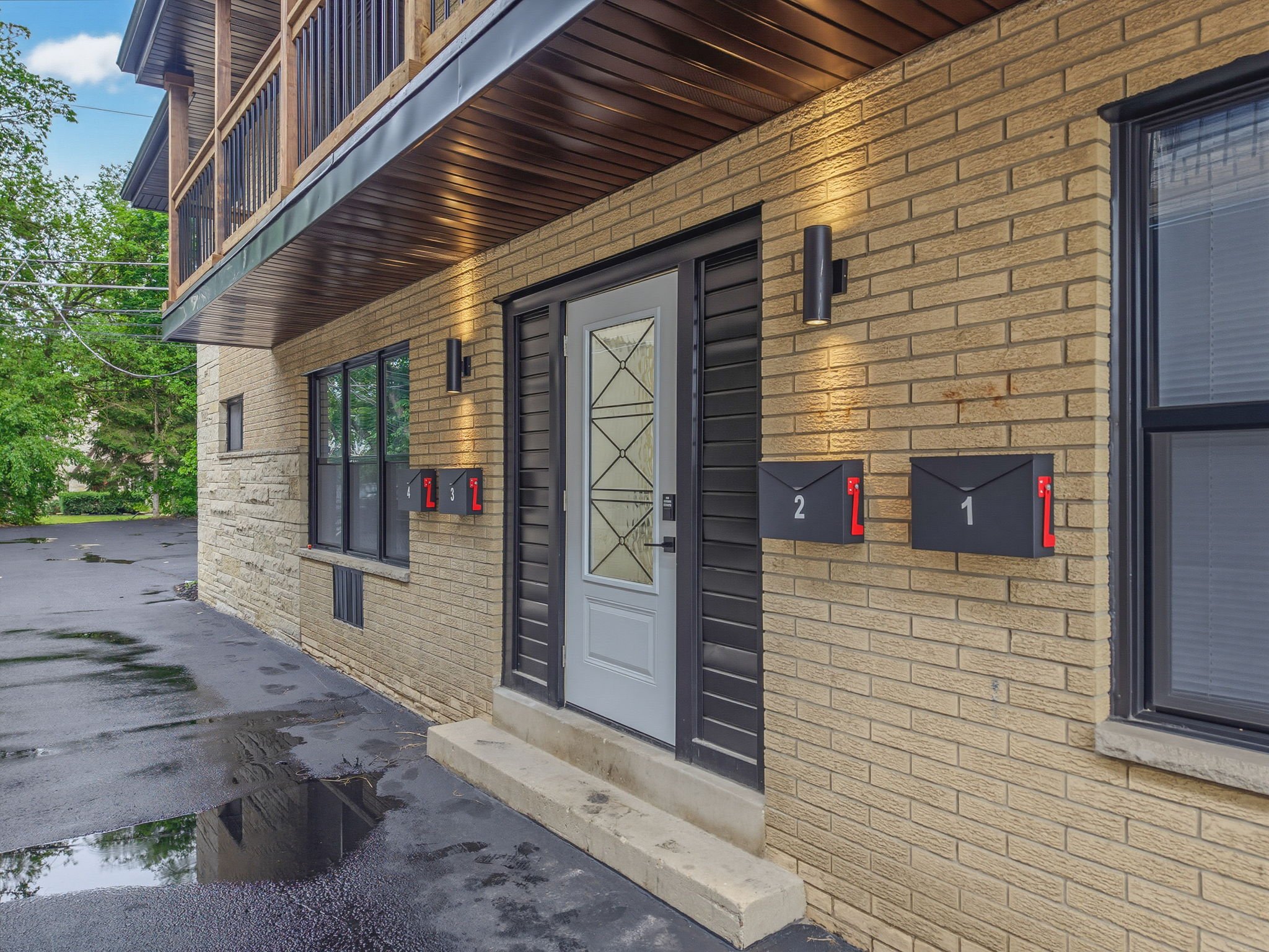 7-web-or-mls-2028-s-81st-st.jpg