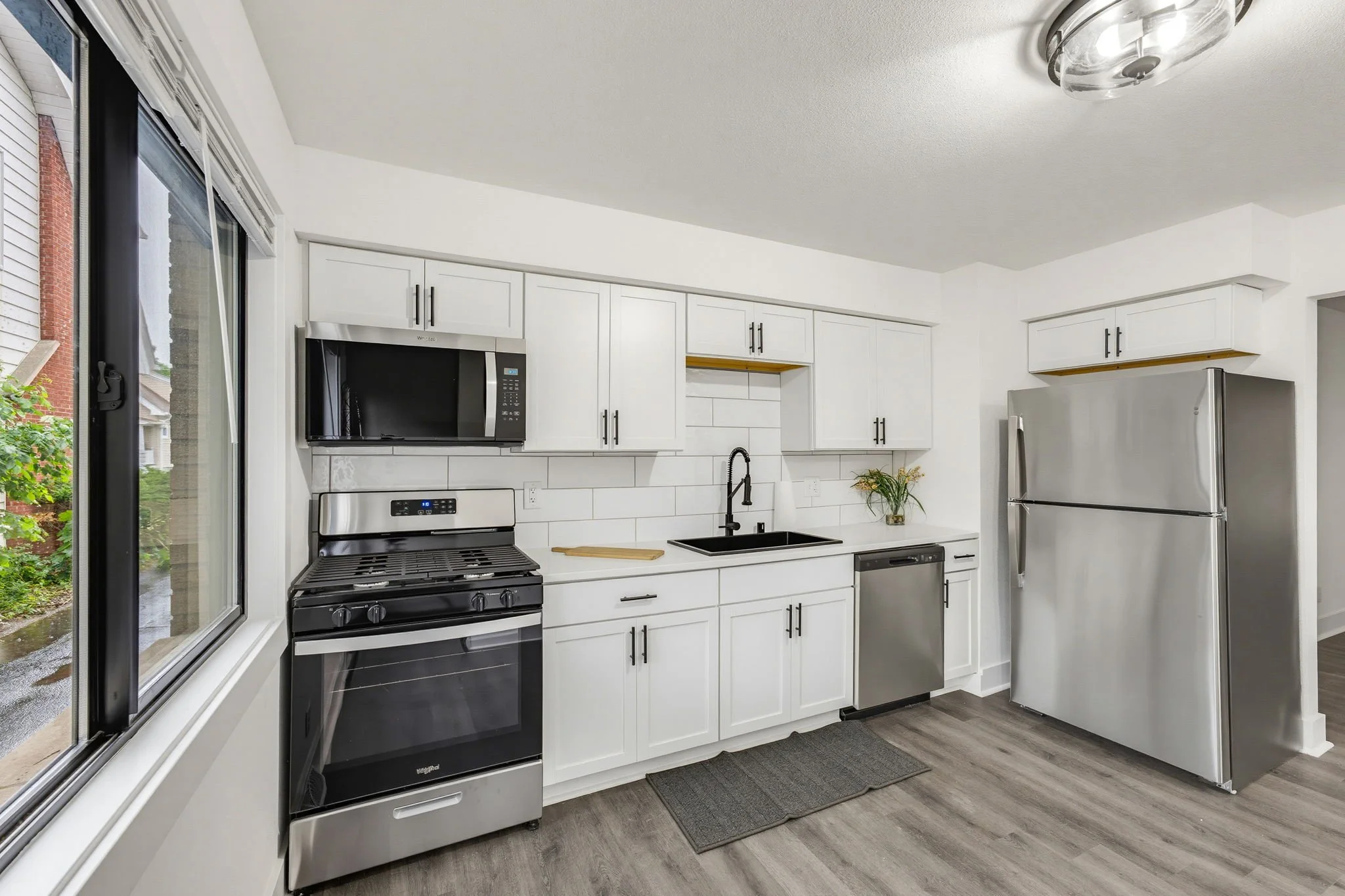 13-web-or-mls-2028-s-81st-st.jpg