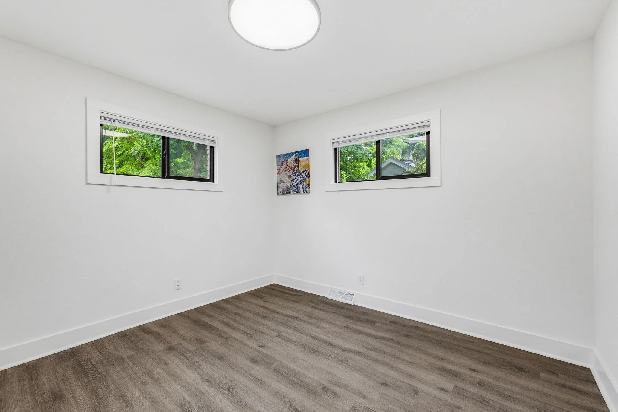 19-web-or-mls-2028-s-81st-st.jpg