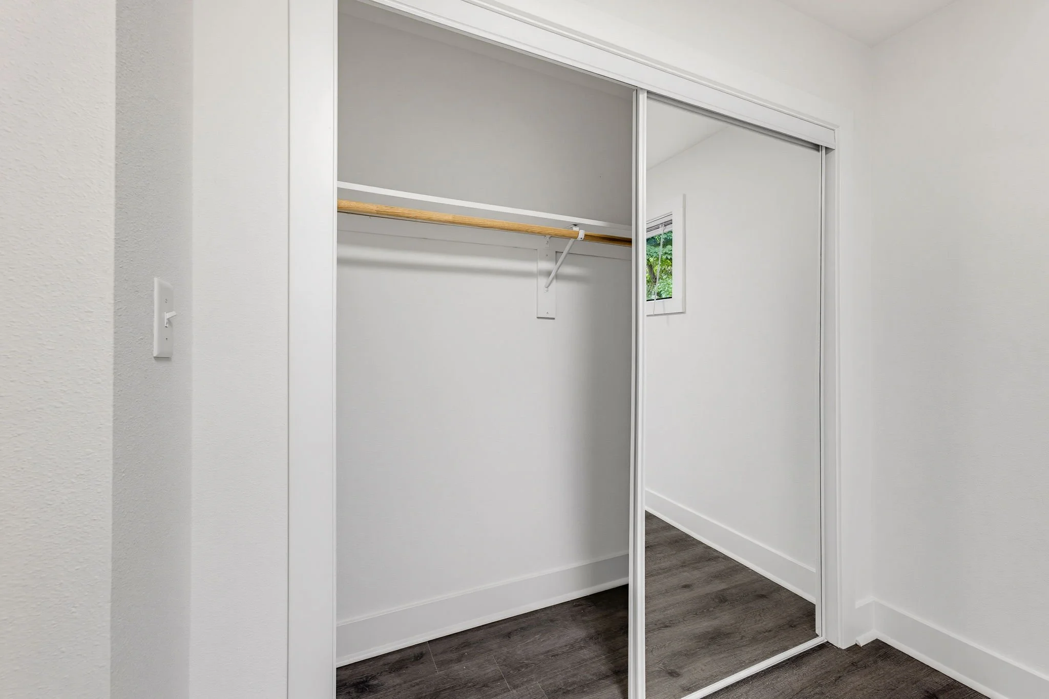 20-web-or-mls-2028-s-81st-st.jpg