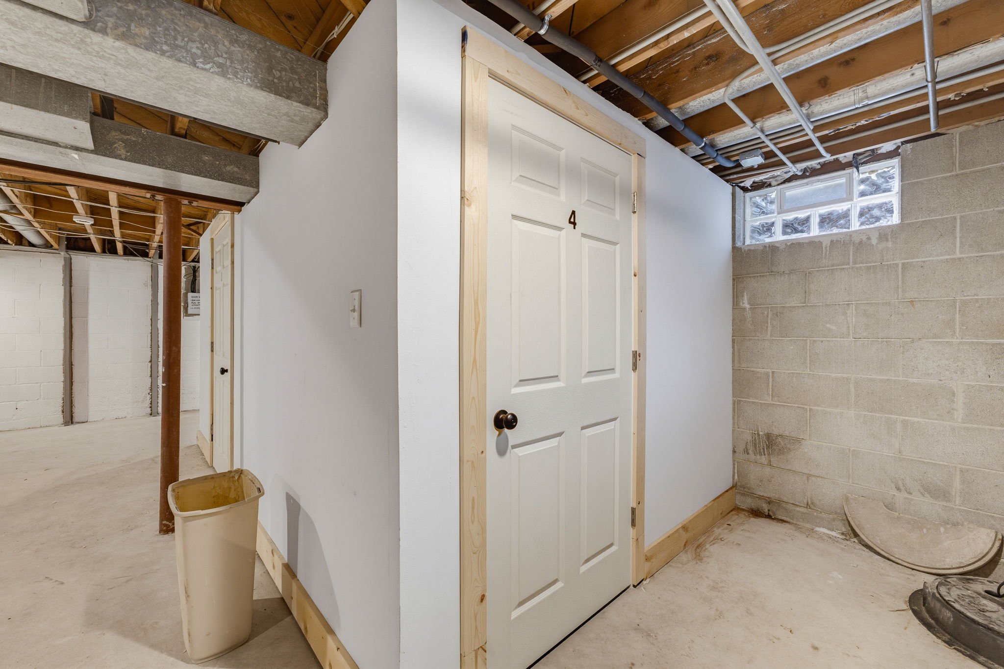 23-web-or-mls-2028-s-81st-st.jpg