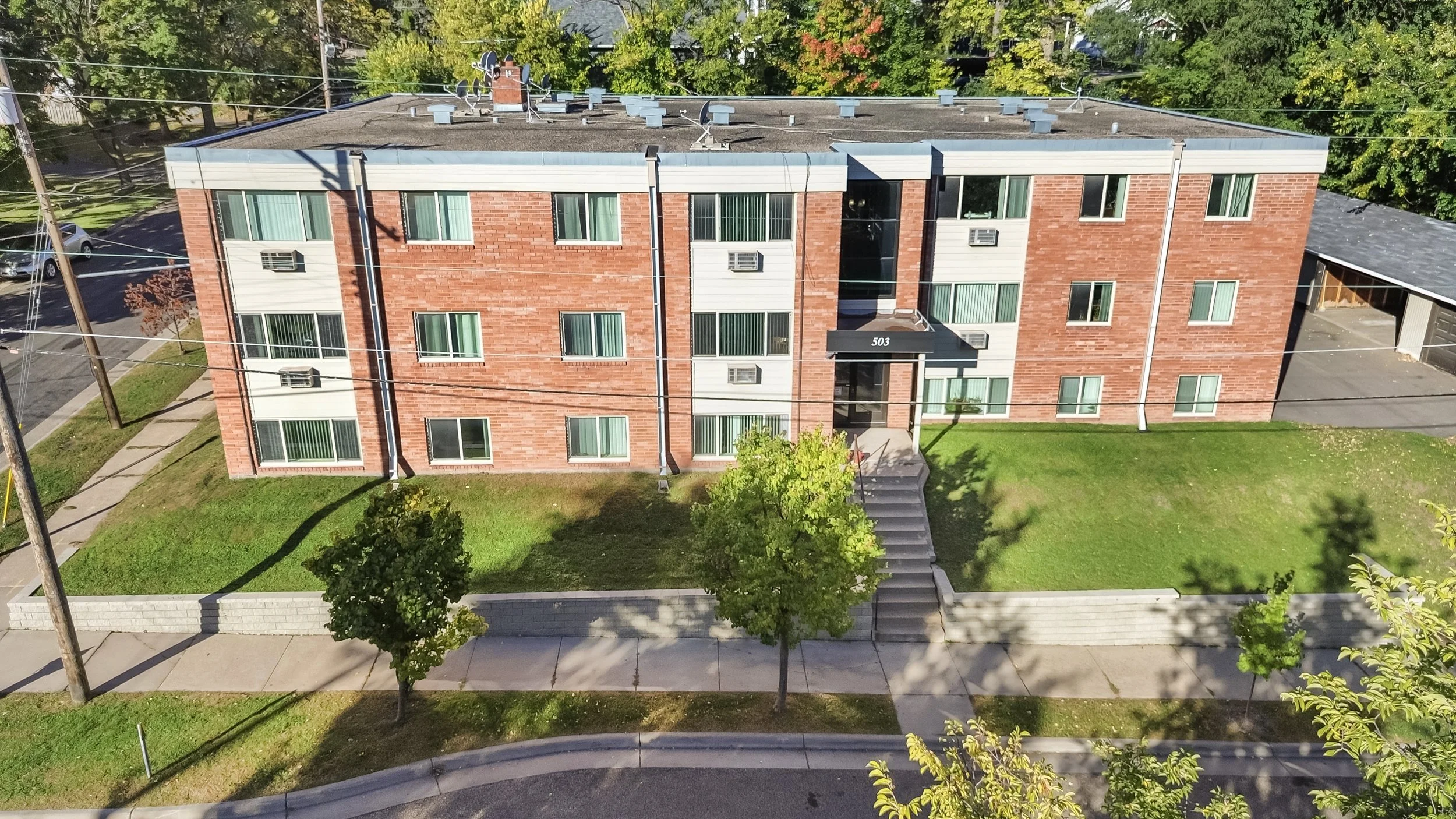 Saint Paul, MN - 503 Ohio St - 15 UNITS - SOLD - $1,650,000