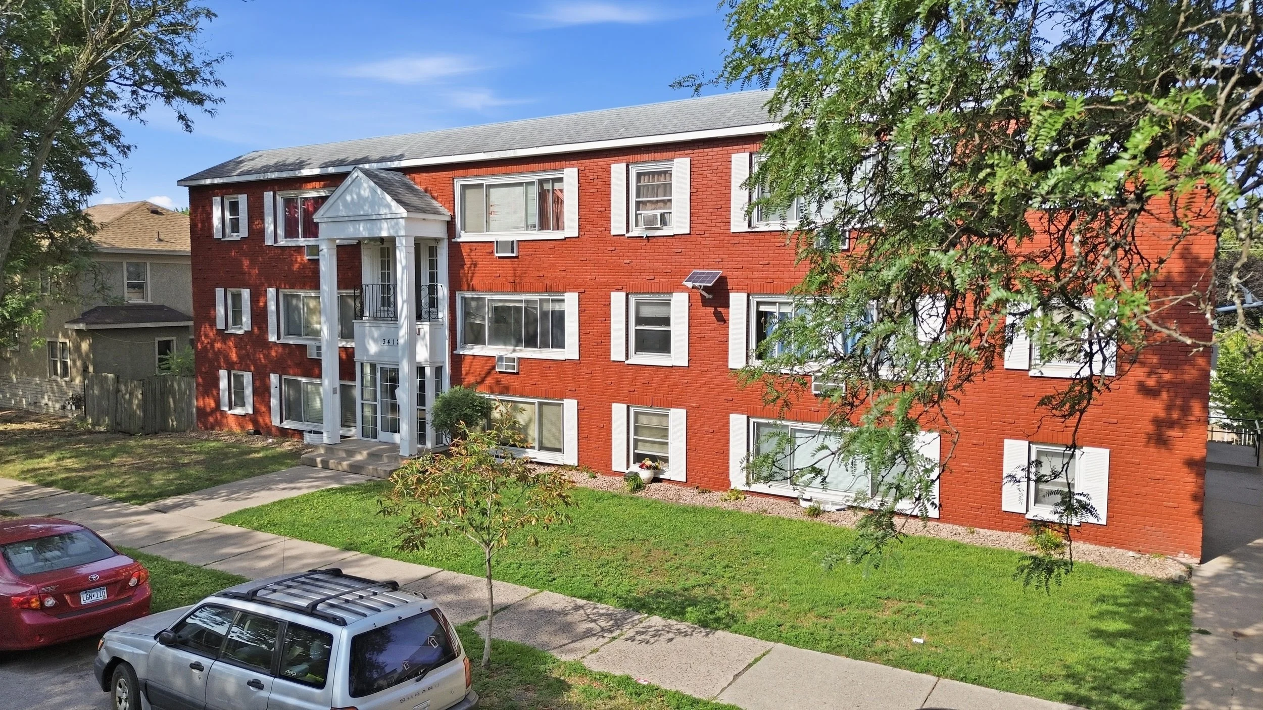Minneapolis, MN - 3412 Bloomington Ave - 18 UNITS - $1,900,000