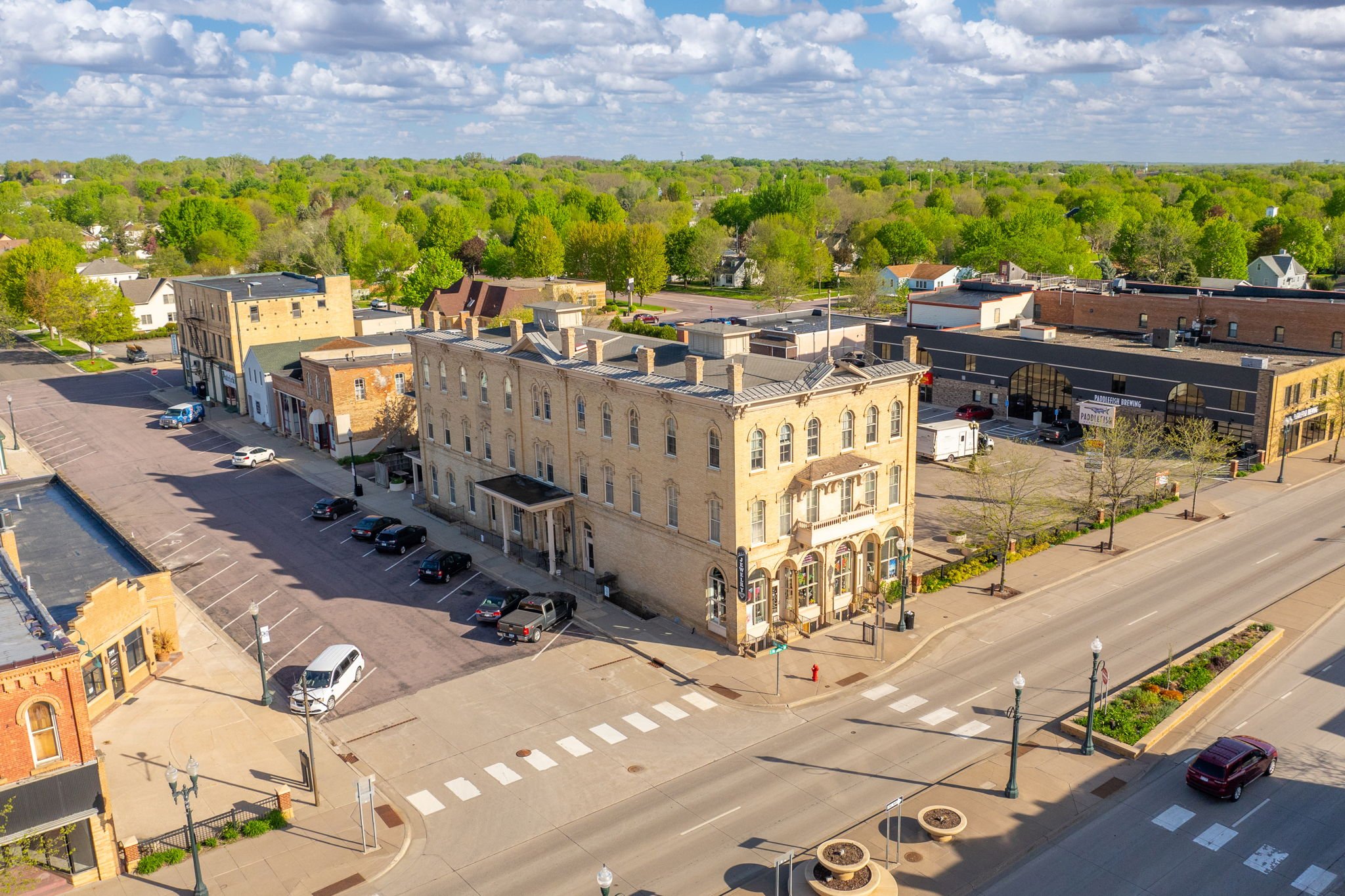 Saint Peter, MN - 122 S. Minnesota Ave - 25 UNITS MIXED-USE - $1,999,000