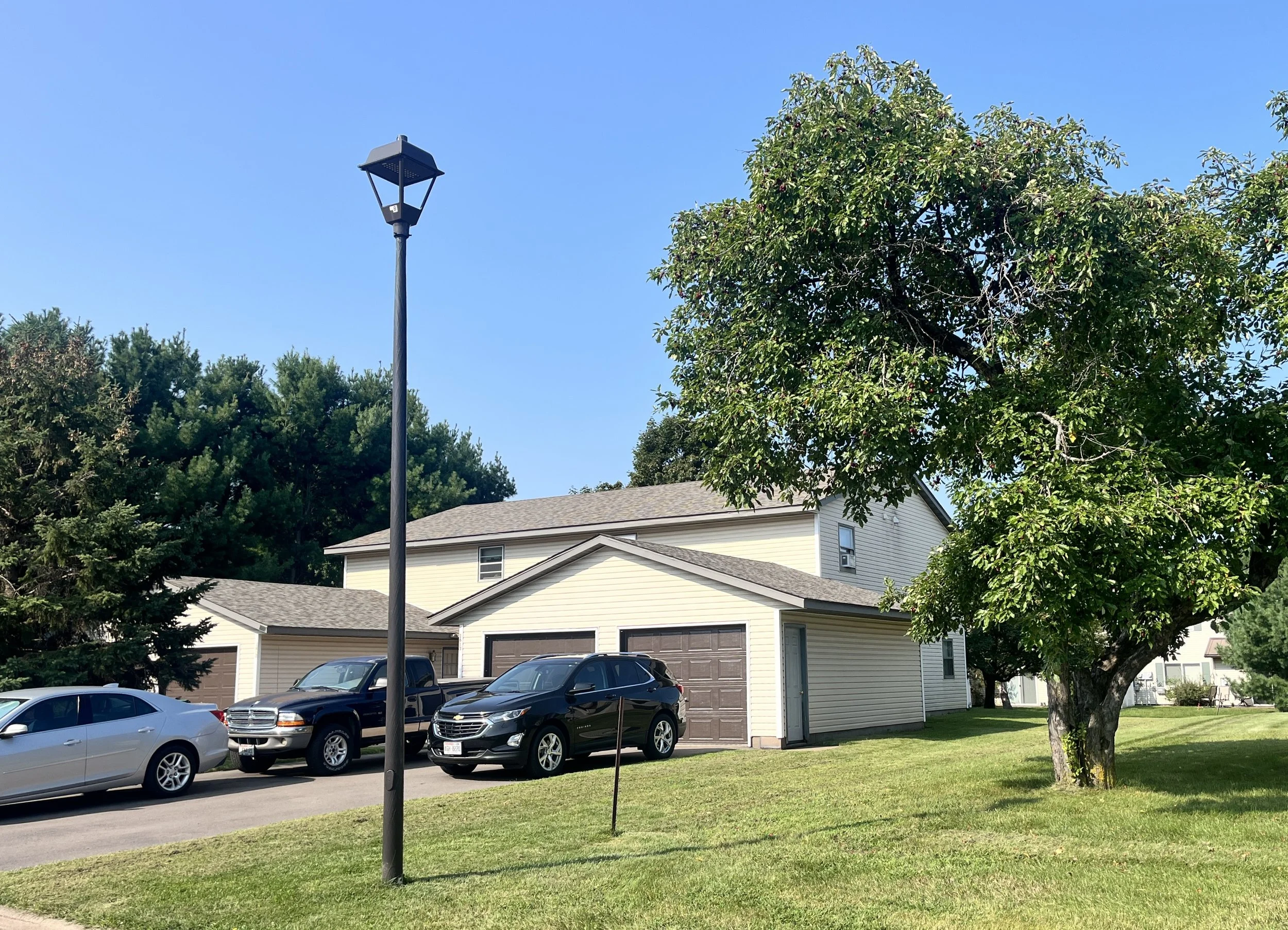 Hudson, WI - 1613 Redwood Dr - 4 UNITS - $695,000