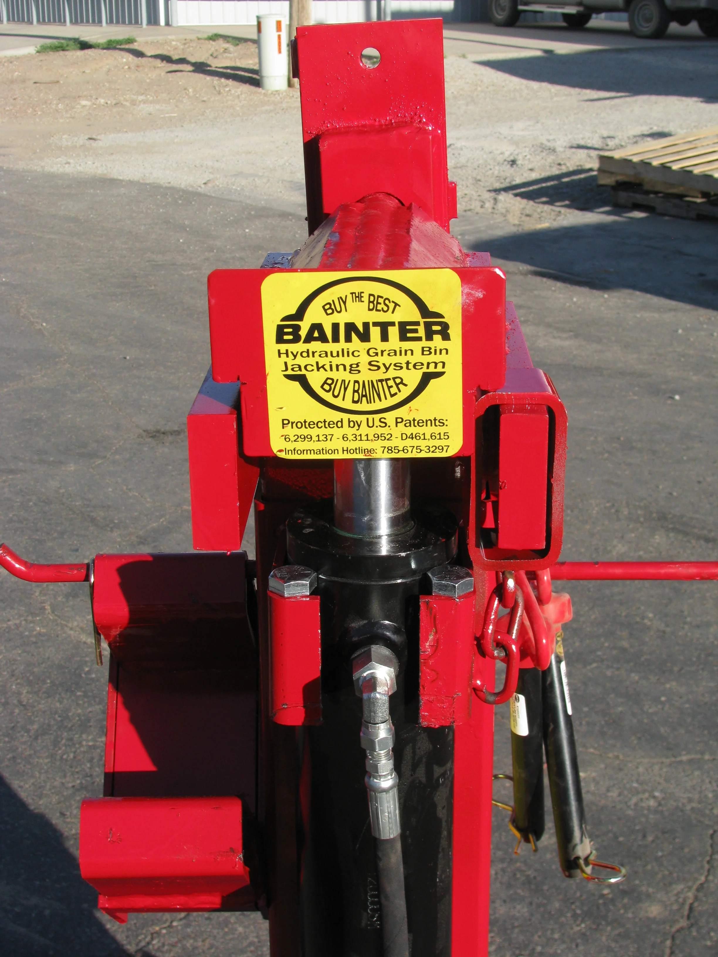 12.5K commerical hydraulic bin jacks — Bainter Construction