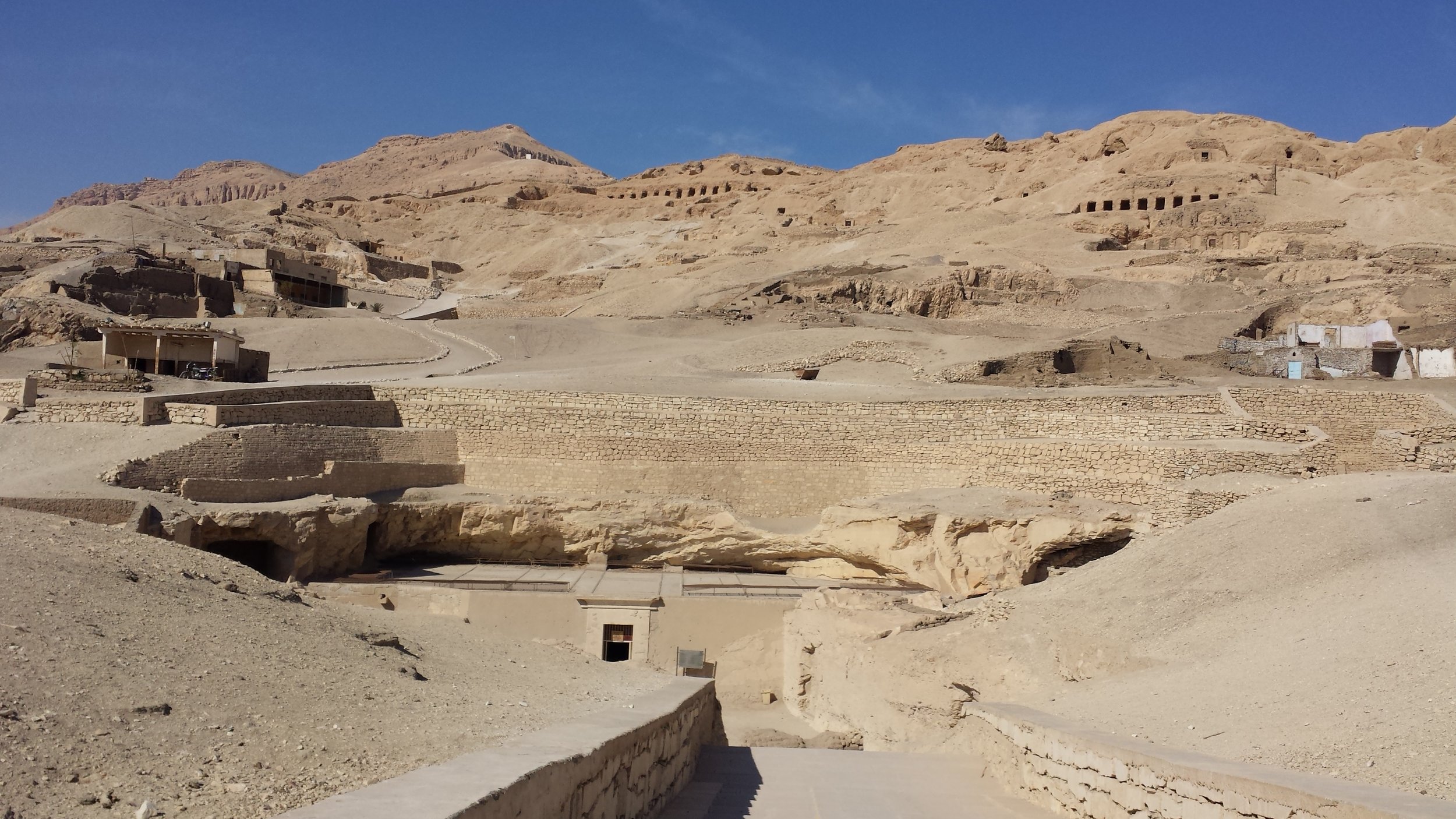 The walkway to R'Mose's tomb.