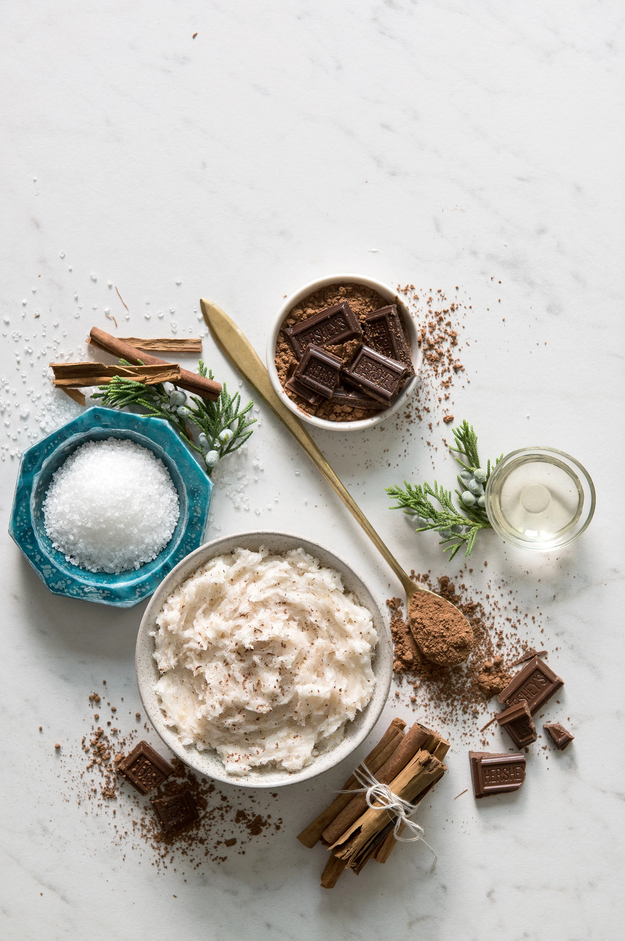 MeltSpa.18.Packages.CinnamonMocha_overhead_Salt_Spoon-SM.jpg