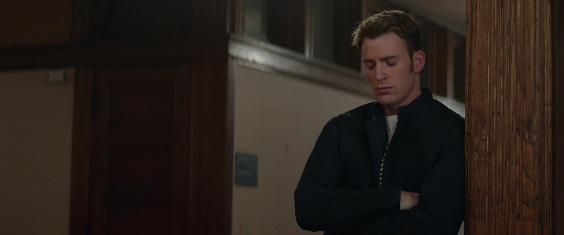 I would KILL to have Chris Evans' eyelashes.