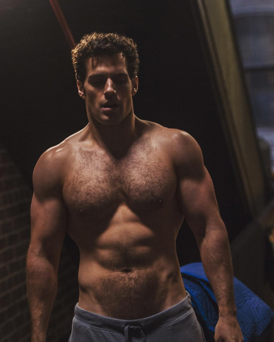 Ohhhh Henry. I love you and your super casual, perfectly-lit work-out photos. 