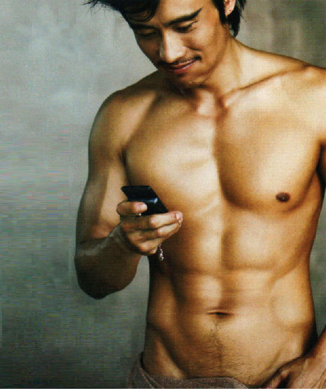 Byung-hun Lee. You are far too hot to not be the star of every North American movie. Look at you, with your perfect face and silky hair and flawless body. So engrossed in my Instagram account you don't even notice that your towel is slipping.