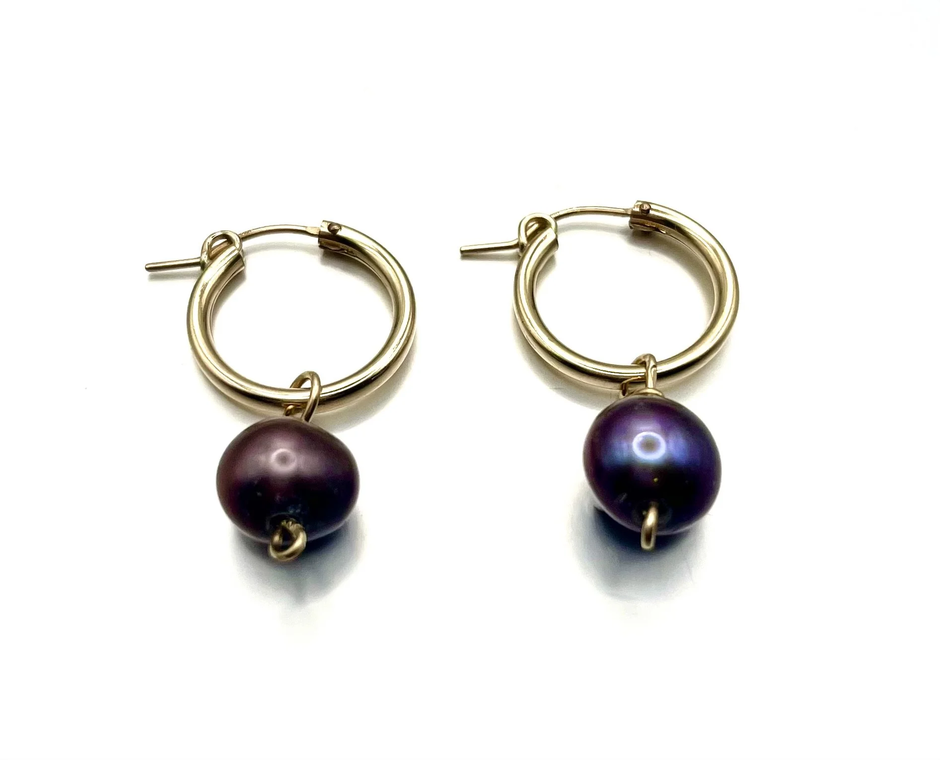 12.5mm gf huggie w dark lavender pearl drop.jpeg