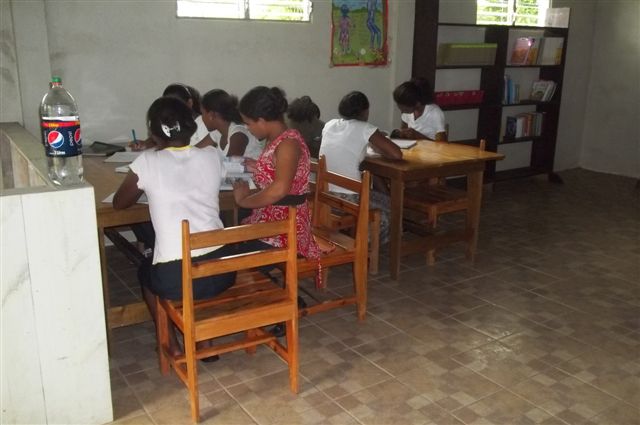 Waspam library students 01.jpg