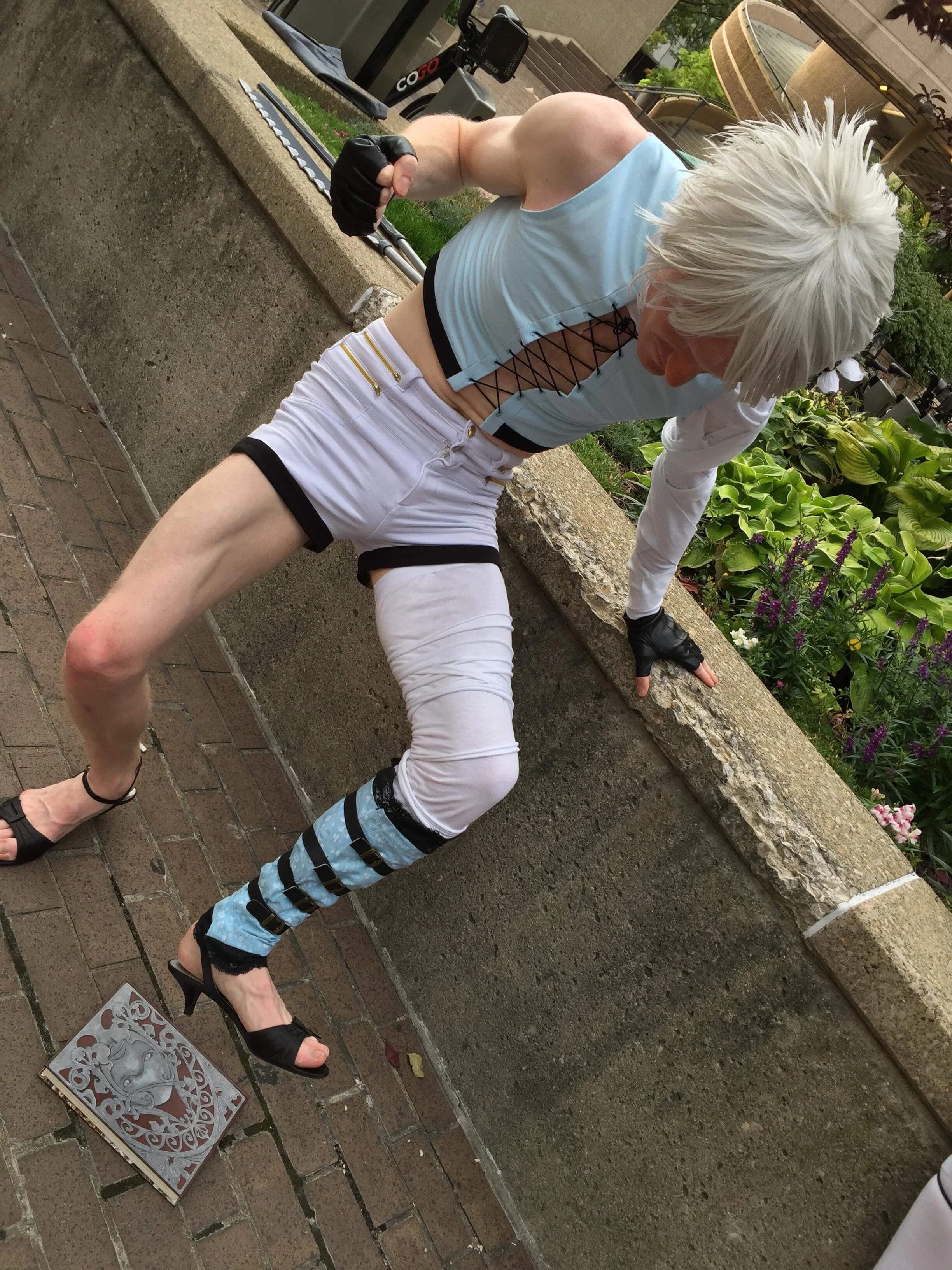 Weiss, you dumbass! Start making sense, you rotten book, or you're gonna be sorry!