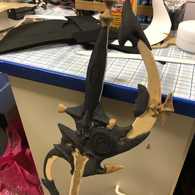 Lots more details done on the sword and floaty thing today! Definitely going to need some cleanup &amp; tweaking but the sword will be ready for finishing and painting and all that other fun stuff!
Floaty things still needs lots of work but it&rsquo;