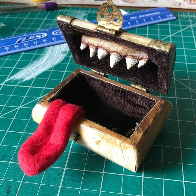 It&rsquo;s another #magicalmenageriemonday and today we&rsquo;re going to look at every D&amp;D players bane, the mimic.

Mimics are, essentially, containers which open to reveal a maw of sharp teeth and a long, flexible, muscular tongue. Their saliv