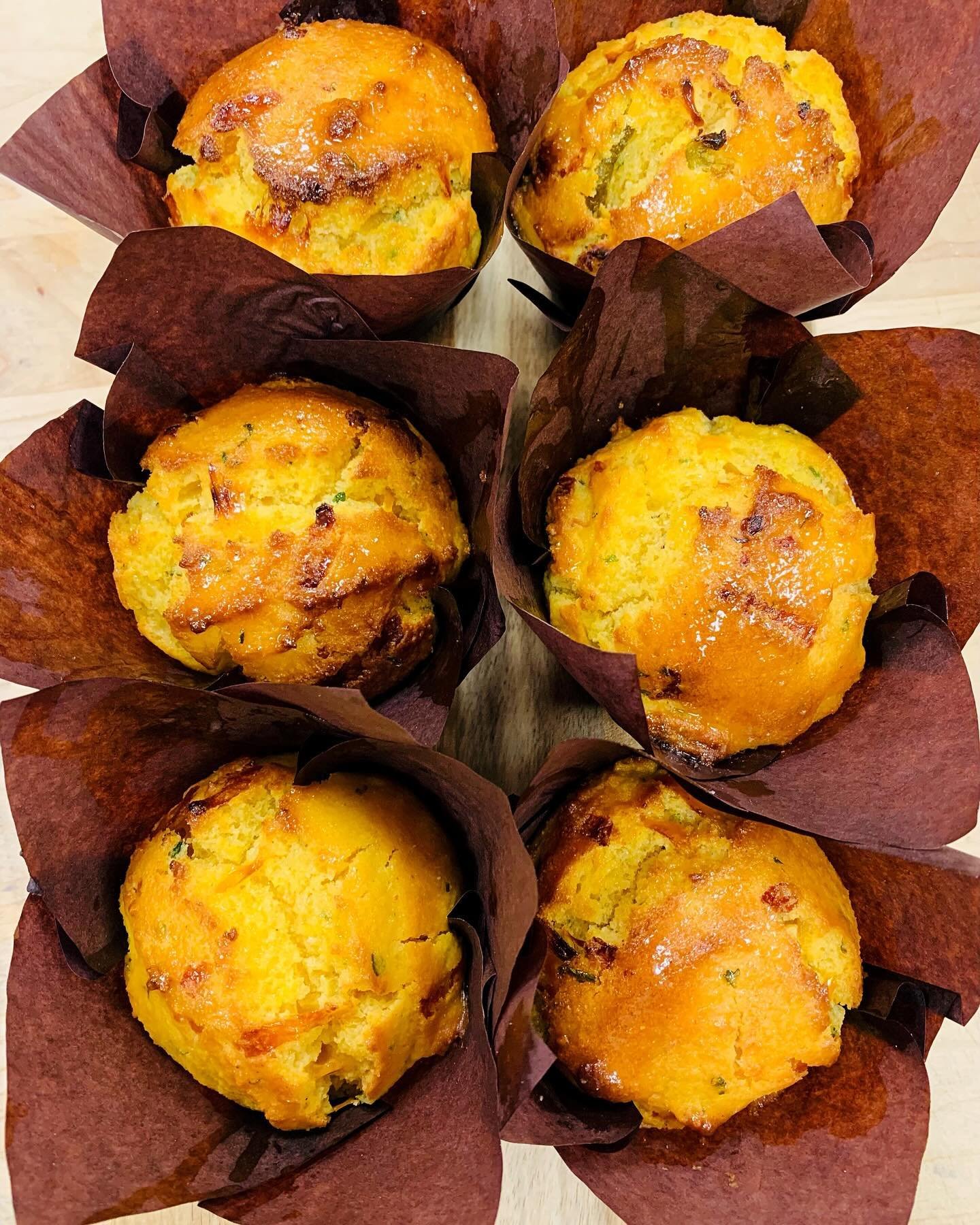Muffin Feature this week &bull; Jalape&ntilde;o &amp; Cheddar Cornbread 
🌶️🧀🌽
A delicious combination from our little sister @breadandbutteryeg 

#cornbreadmuffins #jalapenocheddar #yegeats