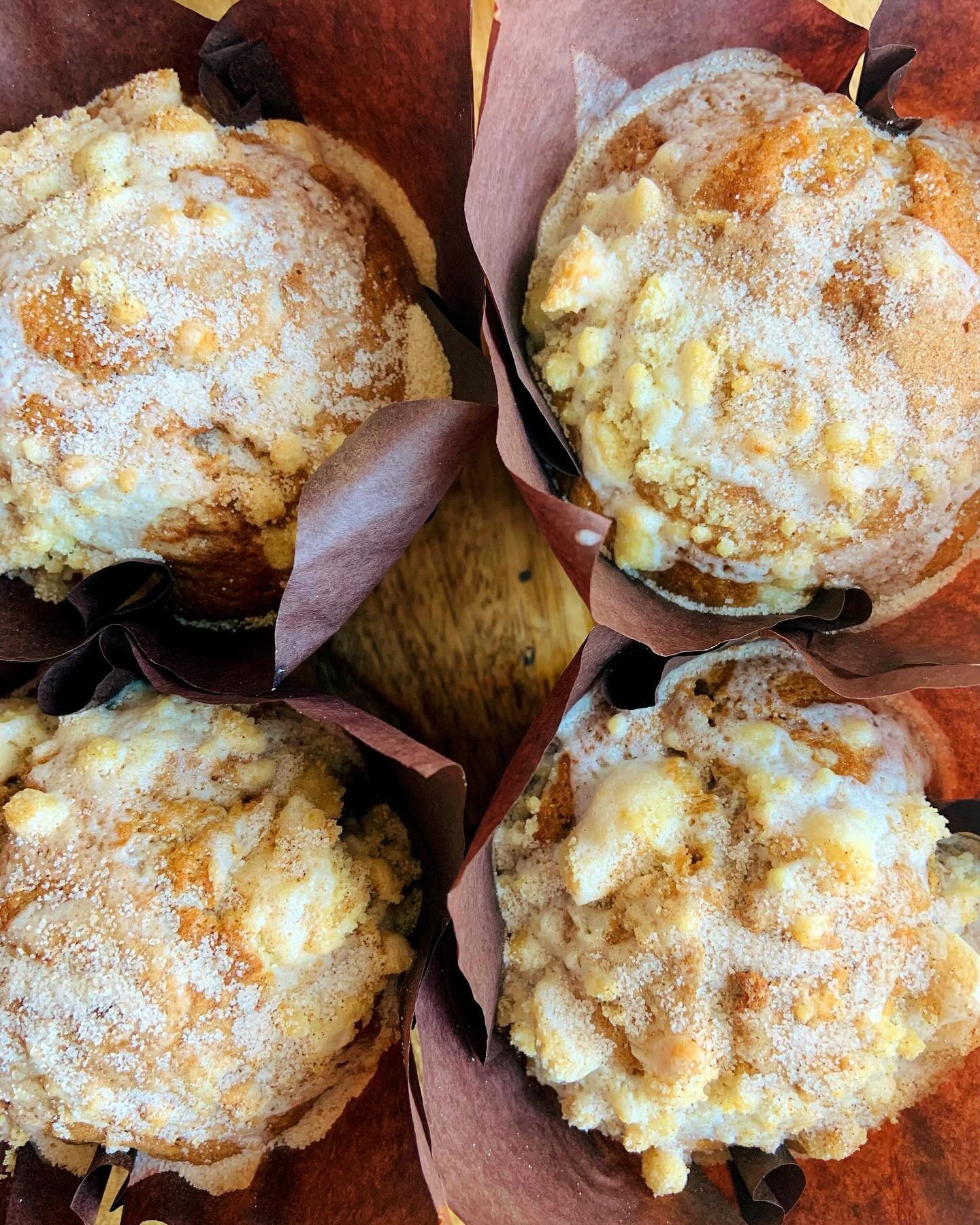 This week&rsquo;s muffin feature should not be missed! 😋
Spiced Coffee Cake ☕️
Topped w/ streusel, glaze + cinnamon sugar 

#coffeecake #yegeats #coffeetime #littlebrickyeg