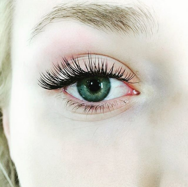 Various Style Of Lashes.png