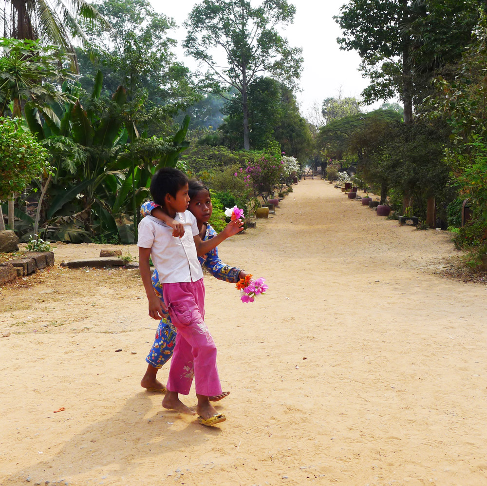 Angkor-littlegrils2.jpg