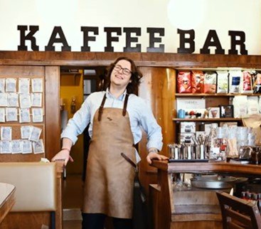 Barista Matthias_Schönbergers Kaffeegreissler.jpg