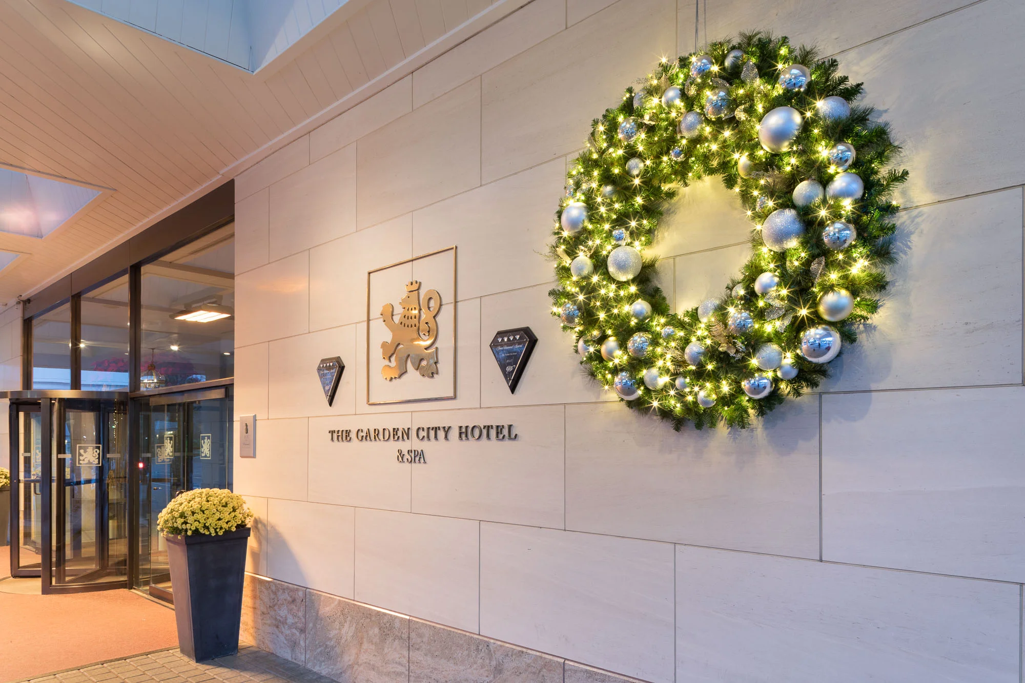 Urban Holiday 2017 Displays Low Res for Web-2.jpg