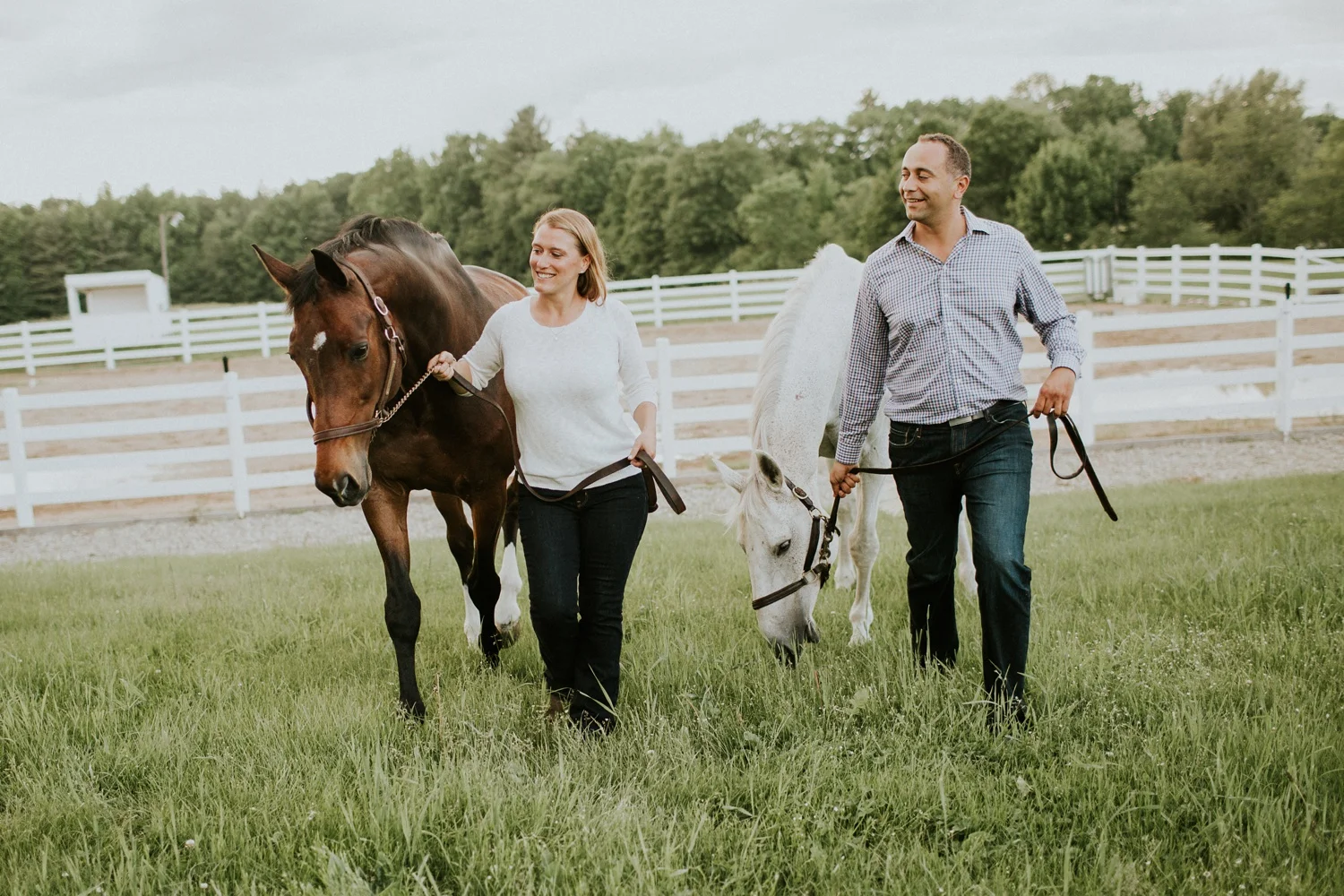 Engagement Session on a Horse Farm_0005.jpg