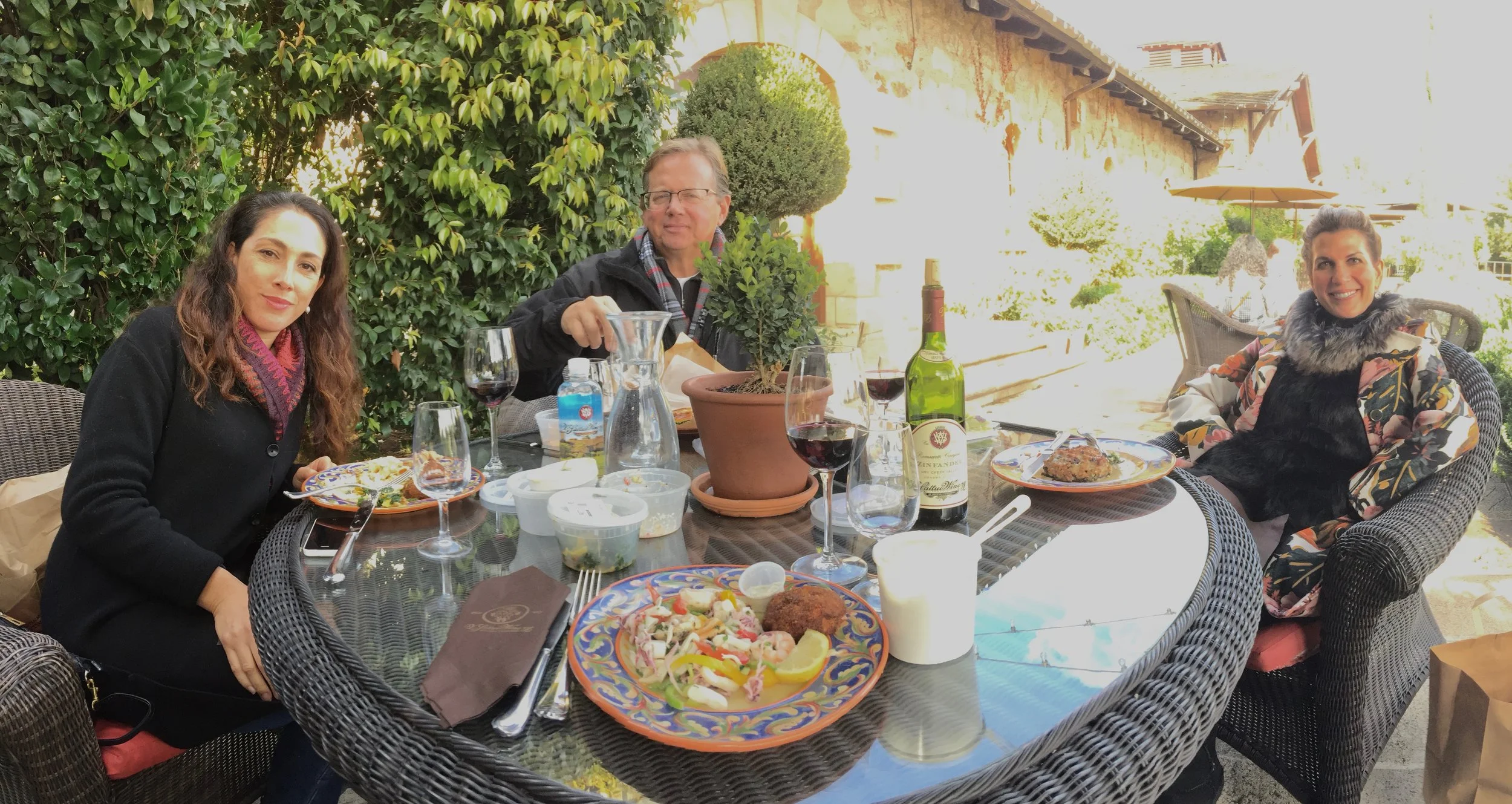 Picnic time on the terrace at V.Sattui